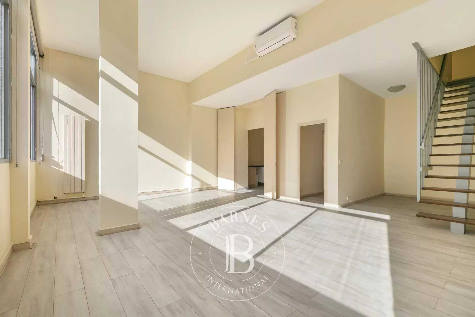 Courbevoie  - Duplex 4 Bedrooms