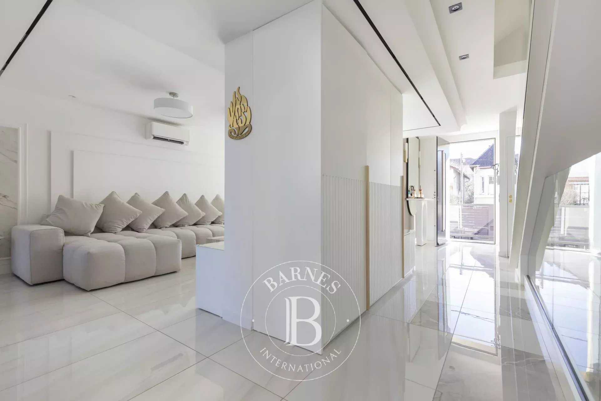 Rueil-Malmaison  - House 6 Bedrooms