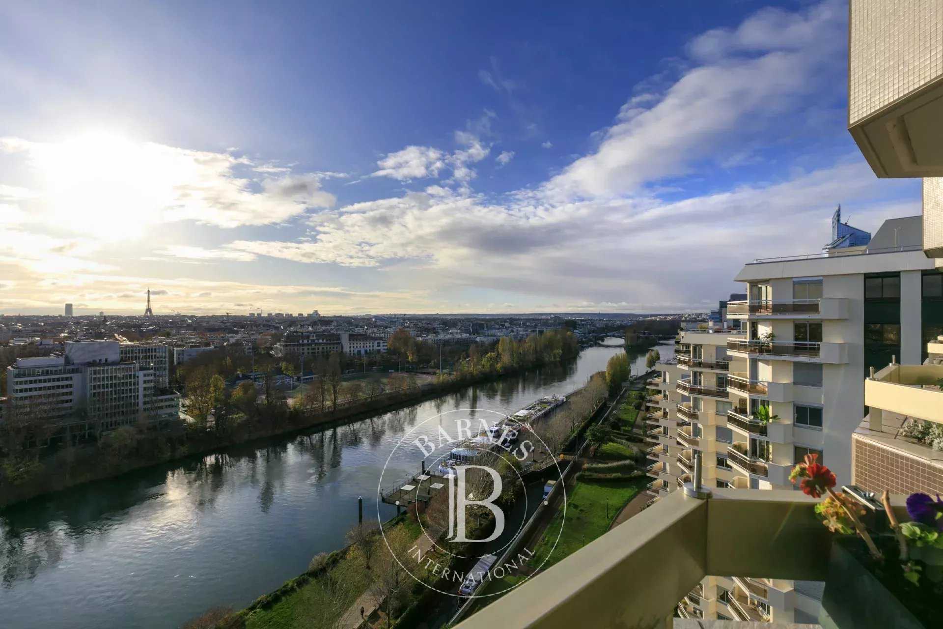 Courbevoie  - Apartment 3 Bedrooms