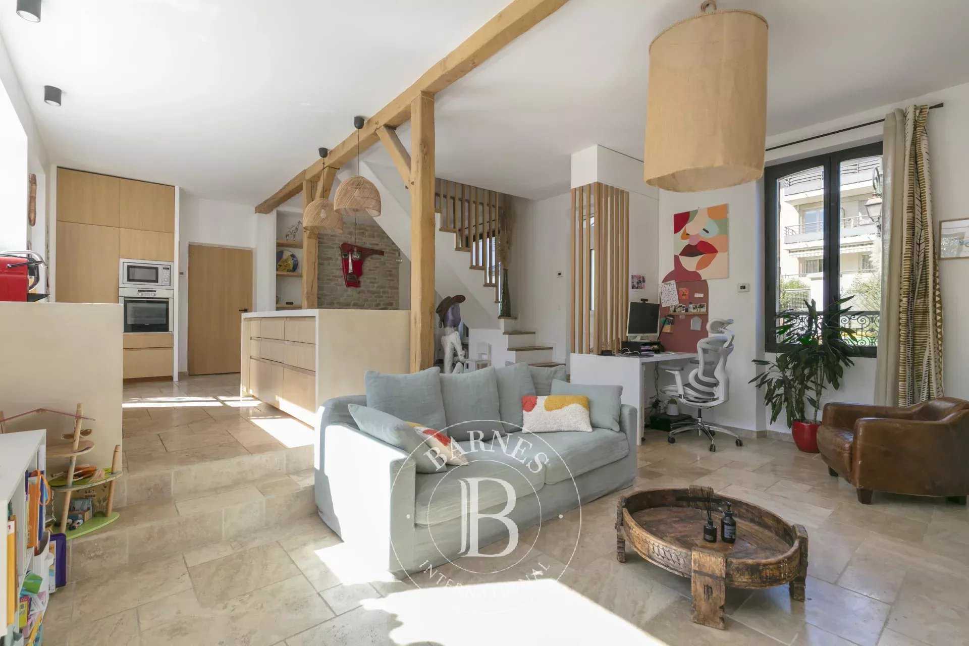 La Garenne-Colombes  - Maison 5 Pi&egrave;ces 2 Chambres