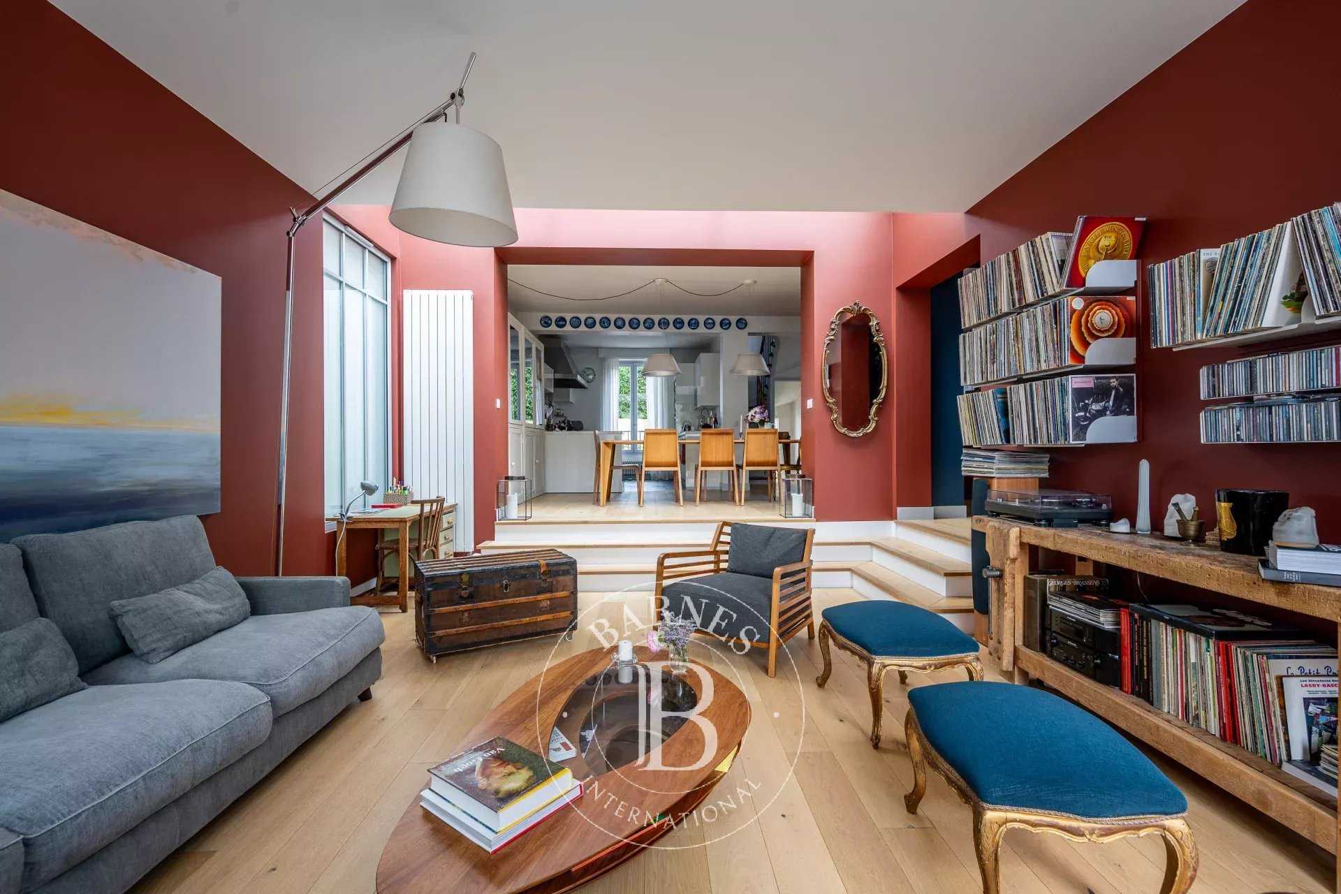 Bois-Colombes  - House 6 Bedrooms