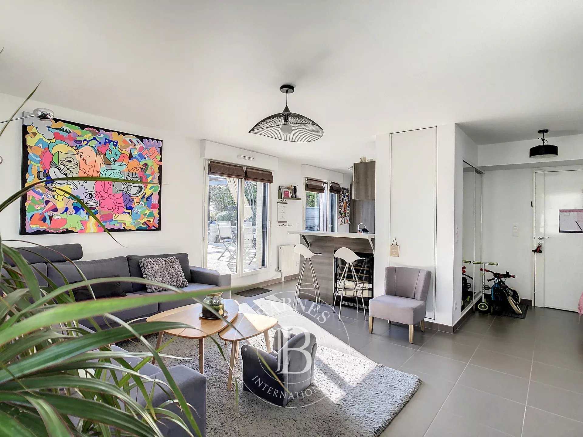 Suresnes  - Piso 4 Cuartos 4 Habitaciones