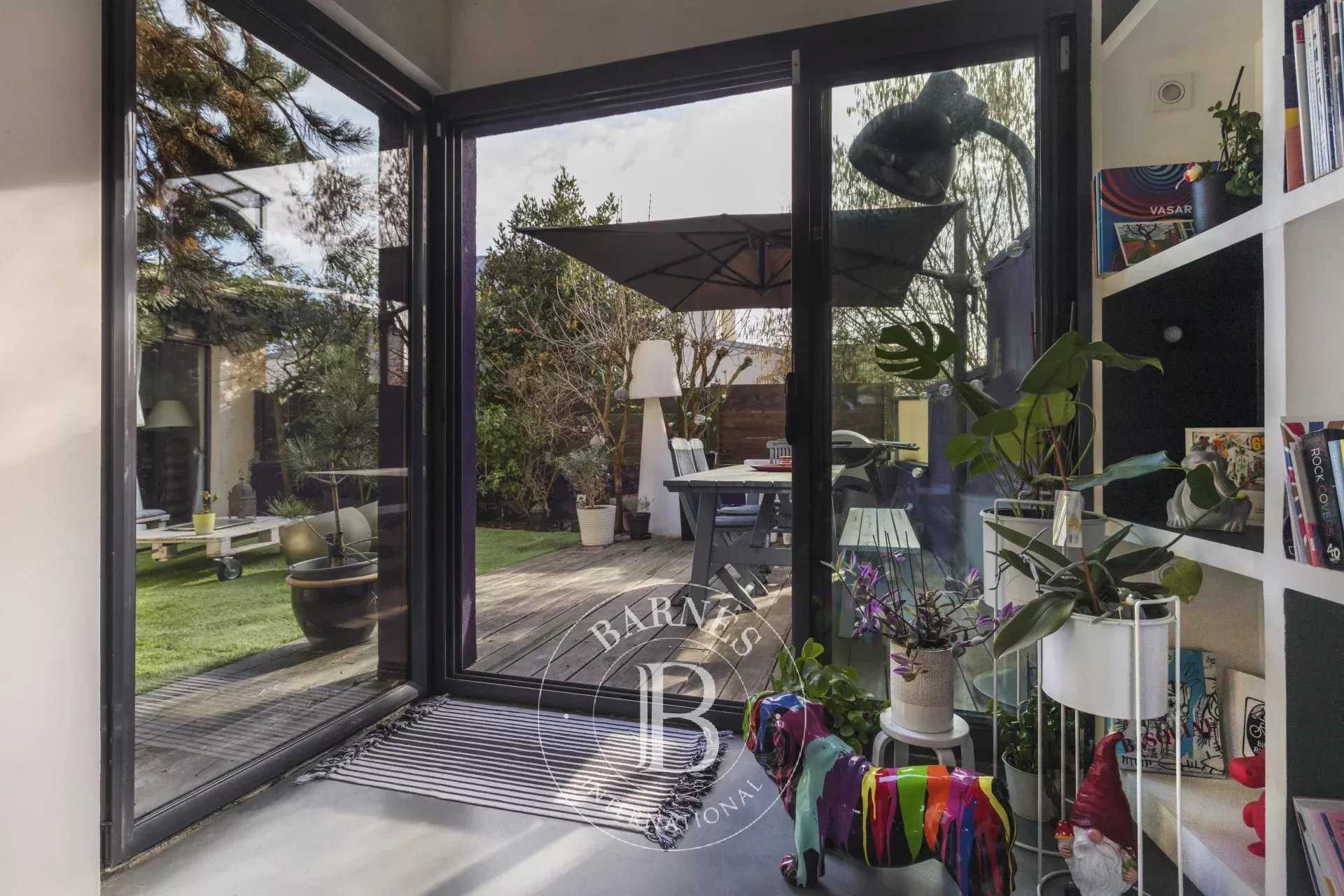 Suresnes  - Maison 6 Pi&egrave;ces 4 Chambres