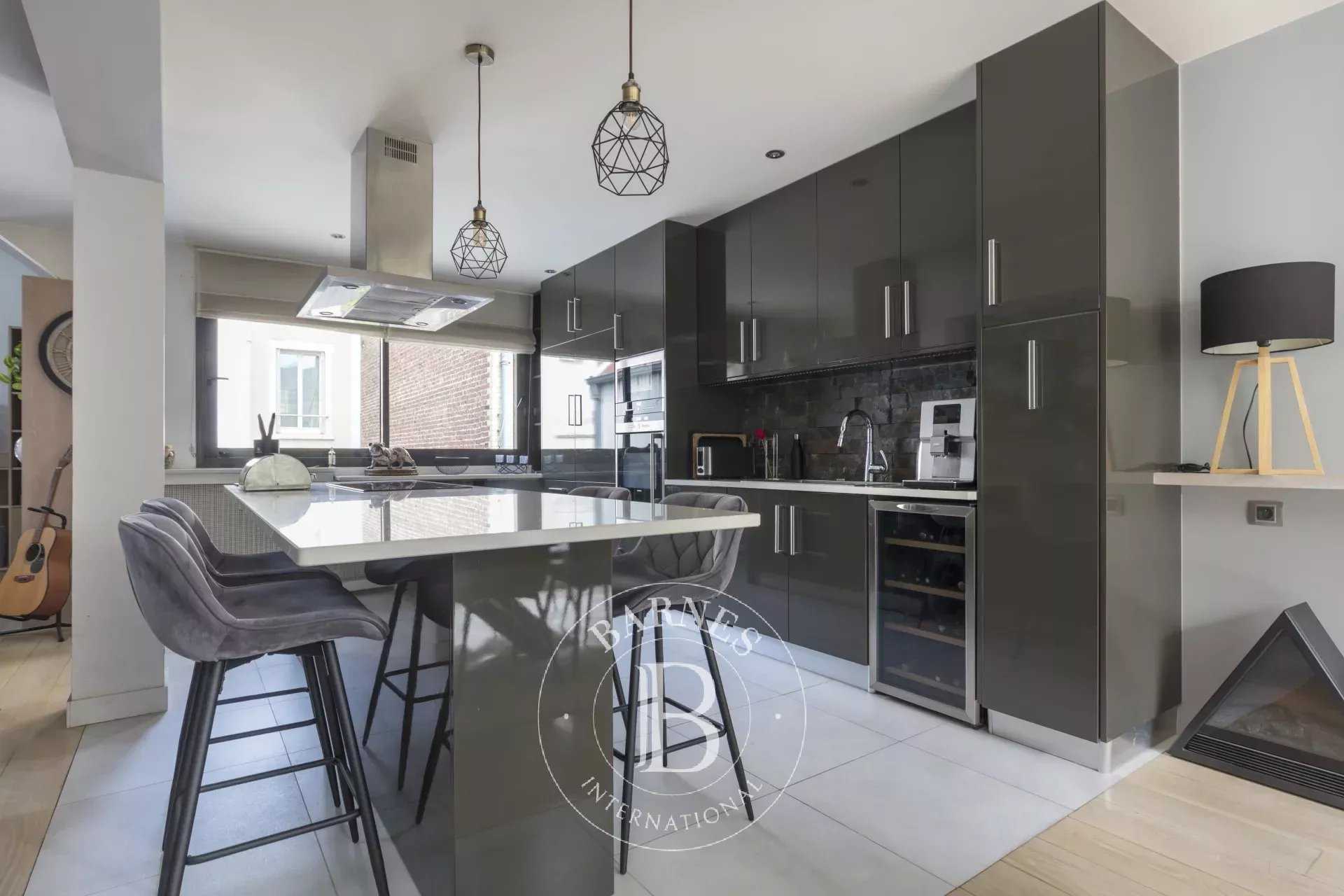 Colombes  - Appartement 6 Pi&egrave;ces 4 Chambres