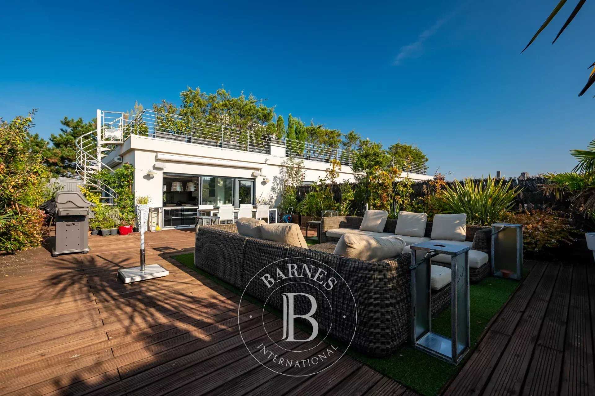 Rueil-Malmaison  - Apartment 3 Bedrooms