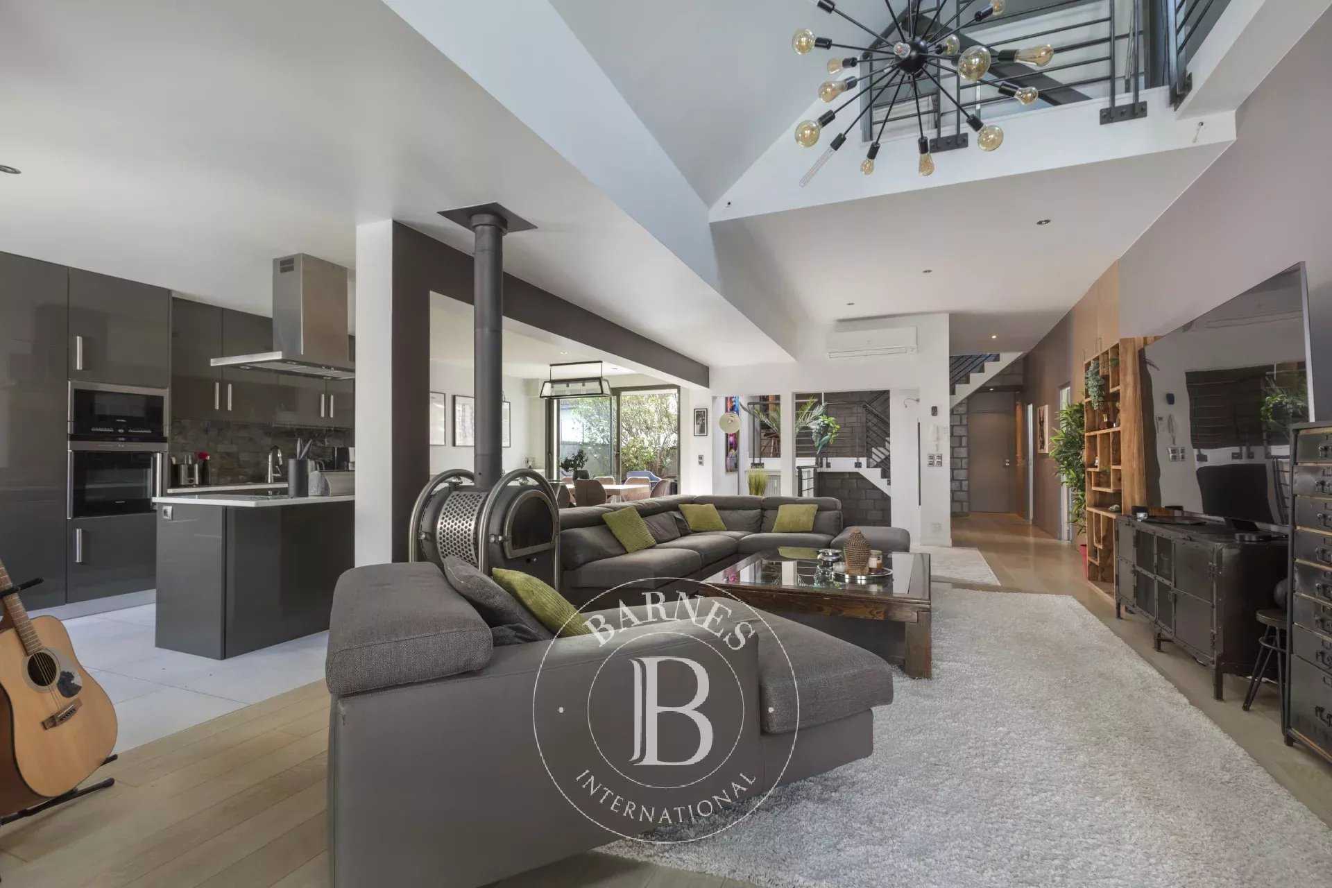 Colombes  - Appartement 6 Pi&egrave;ces 4 Chambres