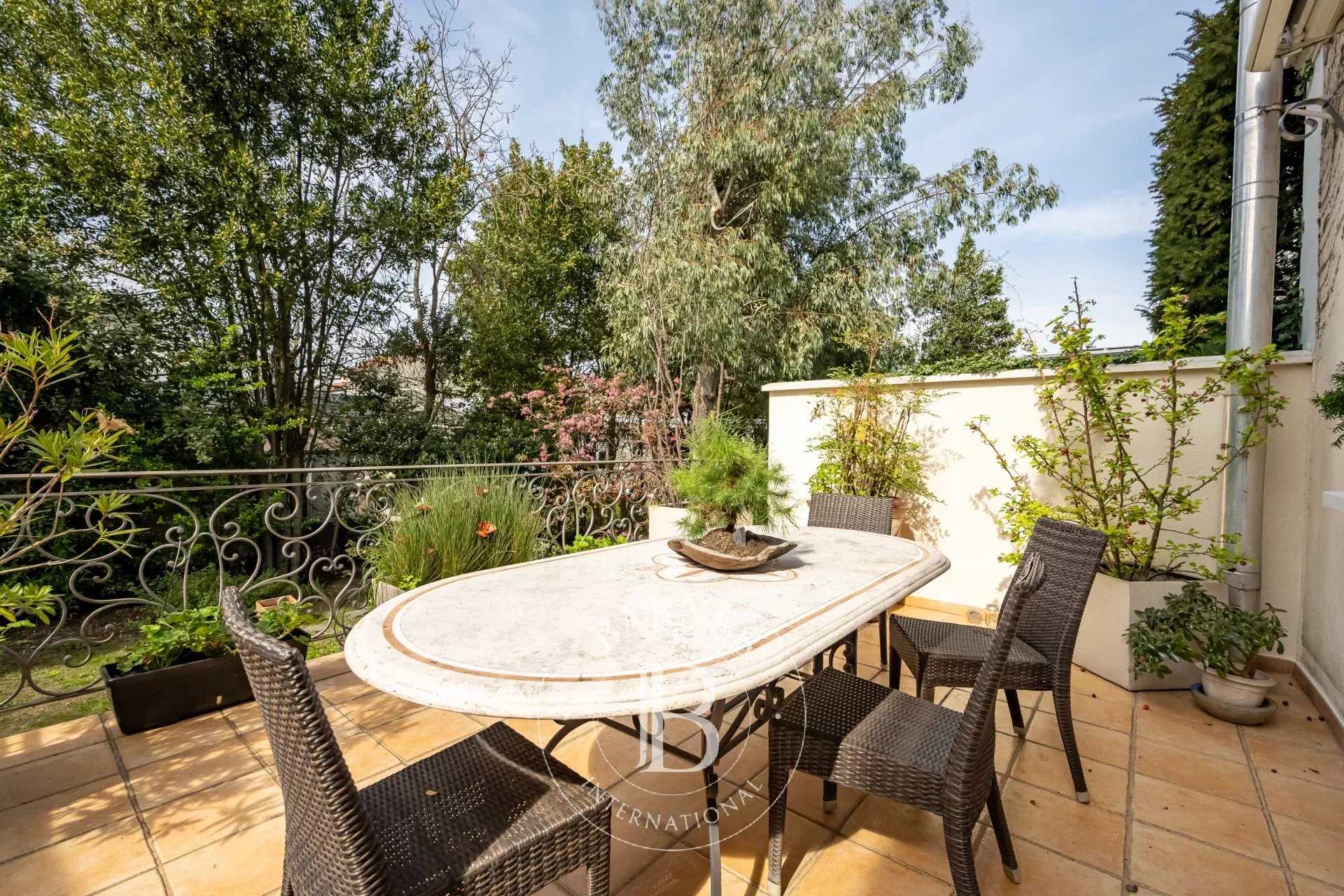 Colombes  - House 5 Bedrooms