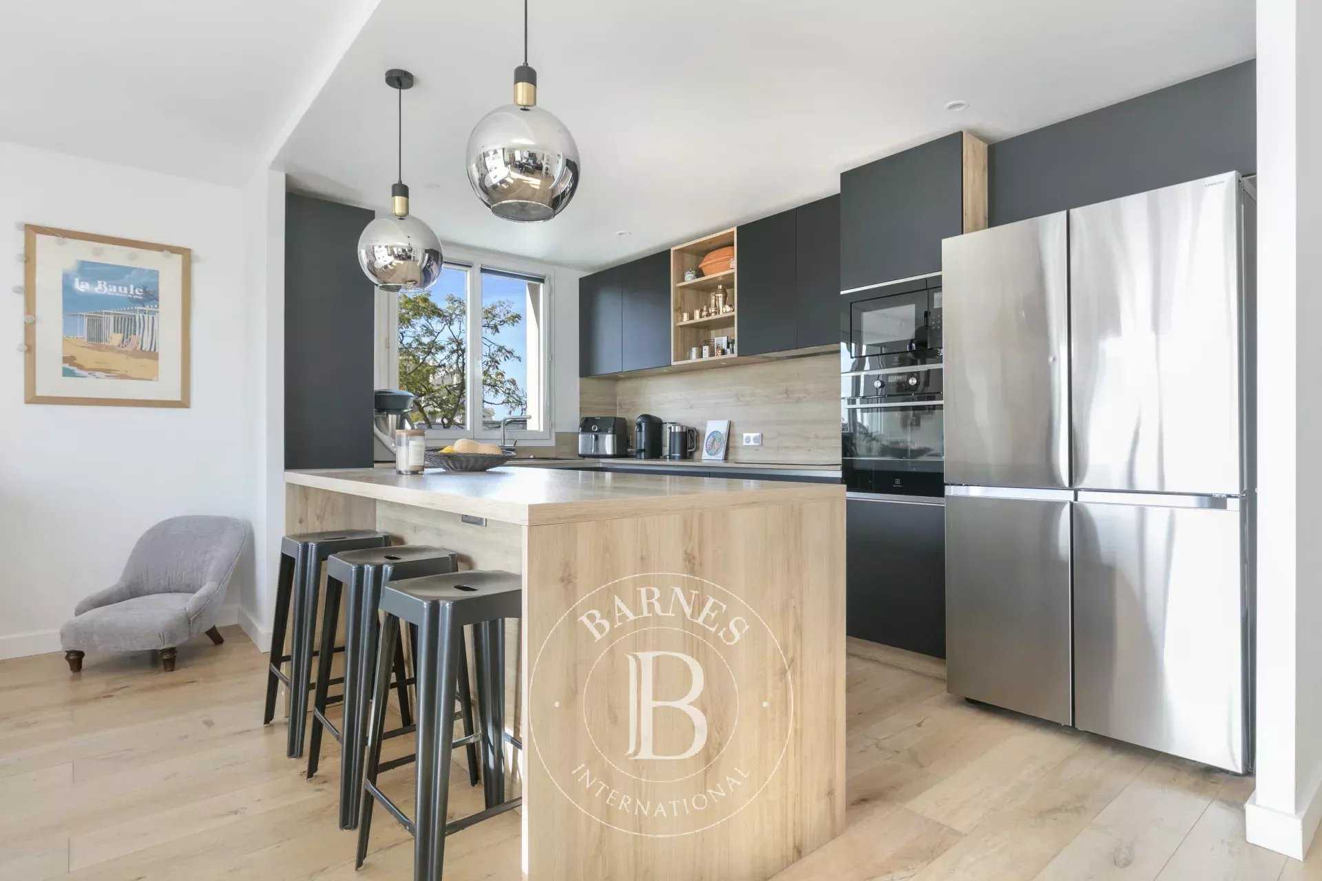 Courbevoie  - Apartment 4 Bedrooms