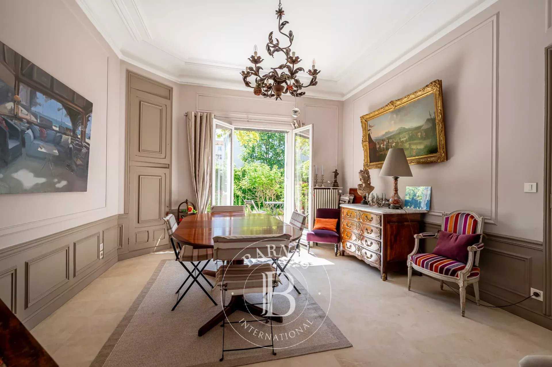 Asnières-sur-Seine  - Maison 6 Pi&egrave;ces 5 Chambres