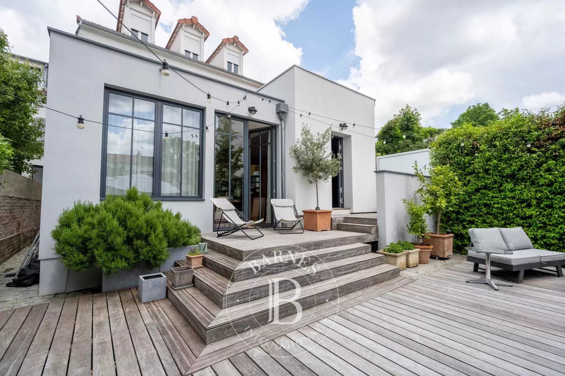 Bois-Colombes  - House 6 Bedrooms