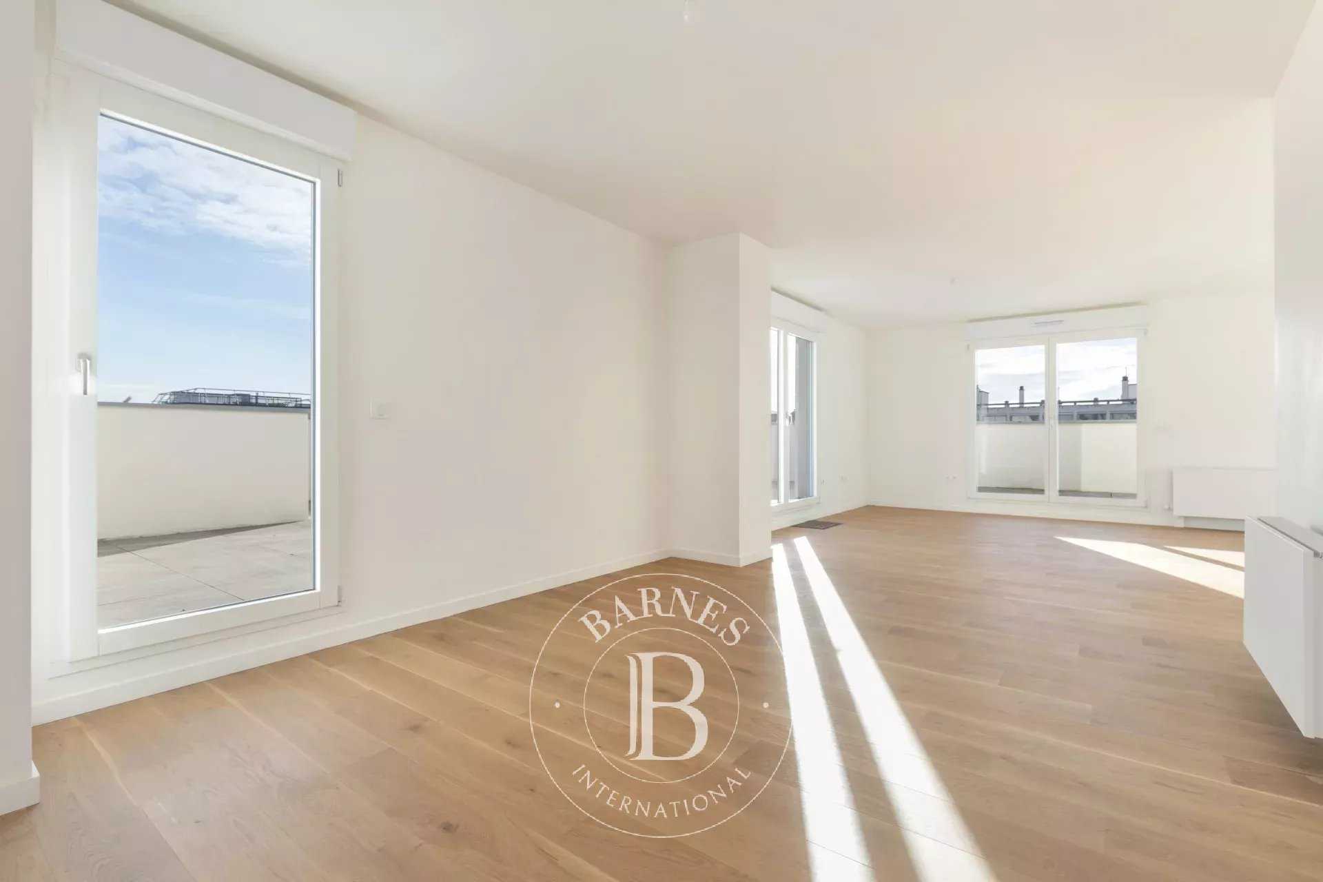 Suresnes  - Appartement 5 Pi&egrave;ces 3 Chambres