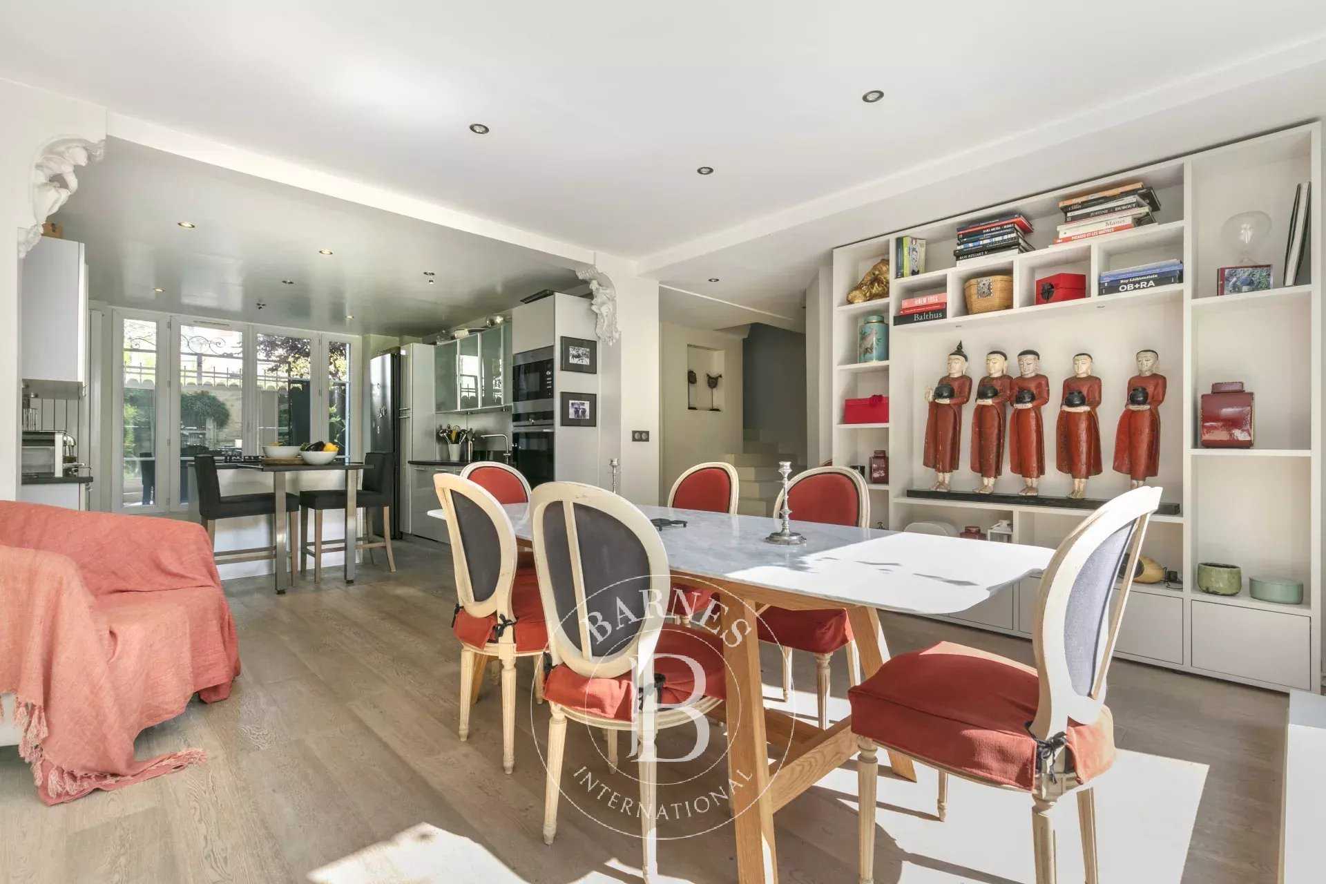 Suresnes  - Maison 6 Pi&egrave;ces 4 Chambres