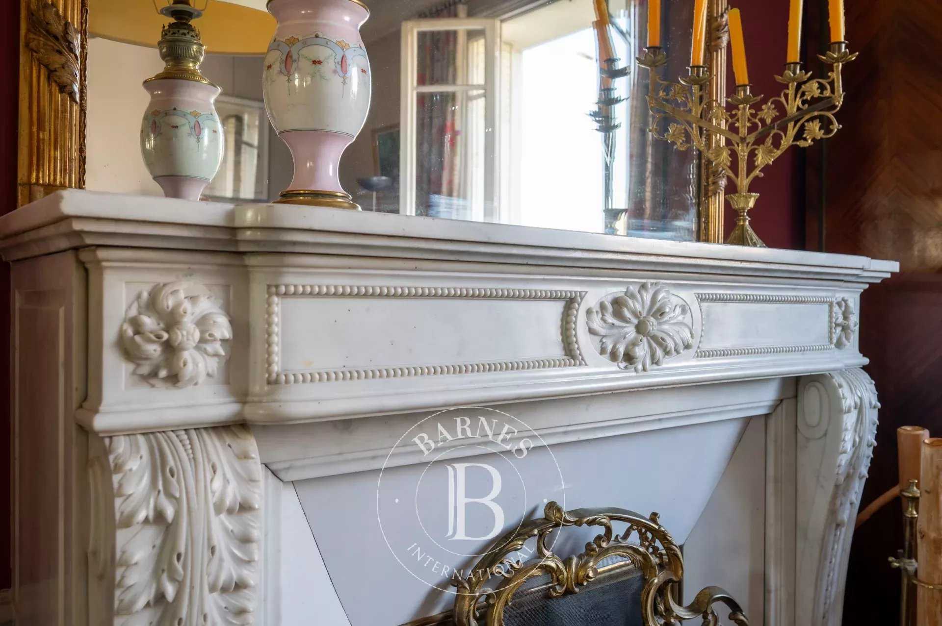 Courbevoie  - Palacete 10 Cuartos 7 Habitaciones