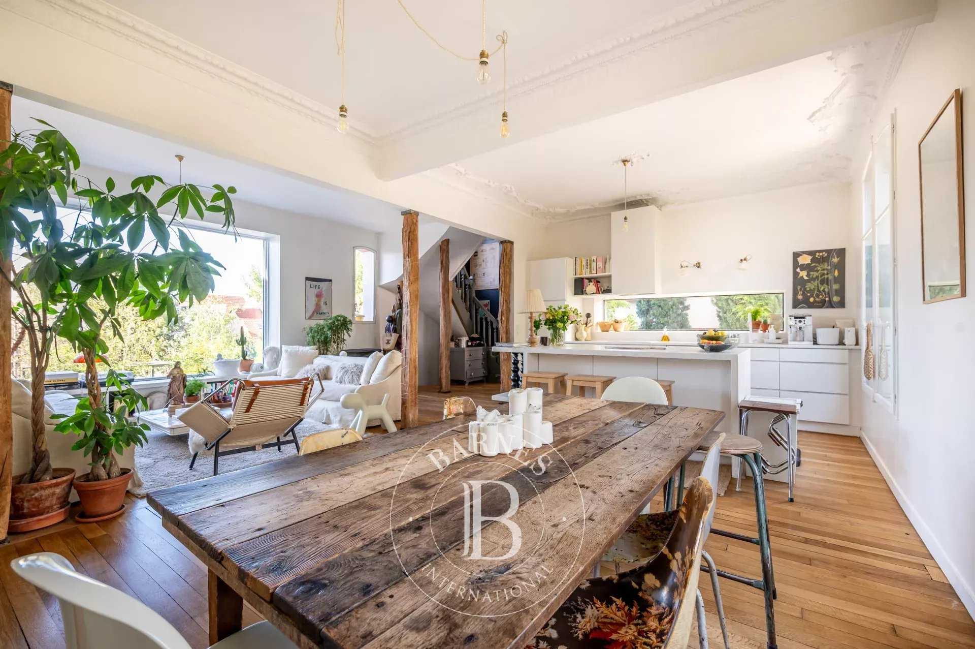 Nanterre  - Maison 7 Pi&egrave;ces 5 Chambres