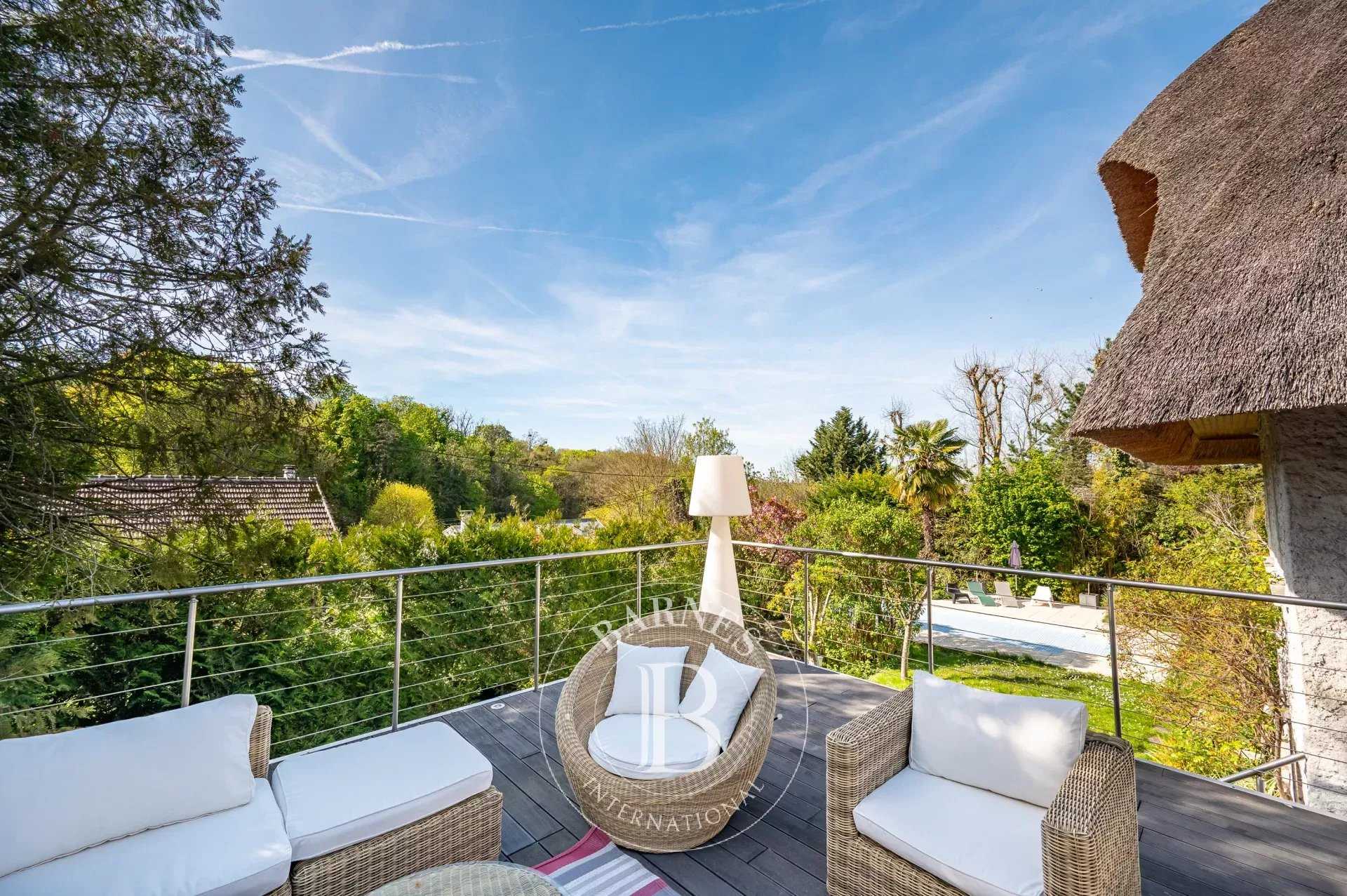 Rueil-Malmaison  - Maison 7 Pi&egrave;ces 6 Chambres