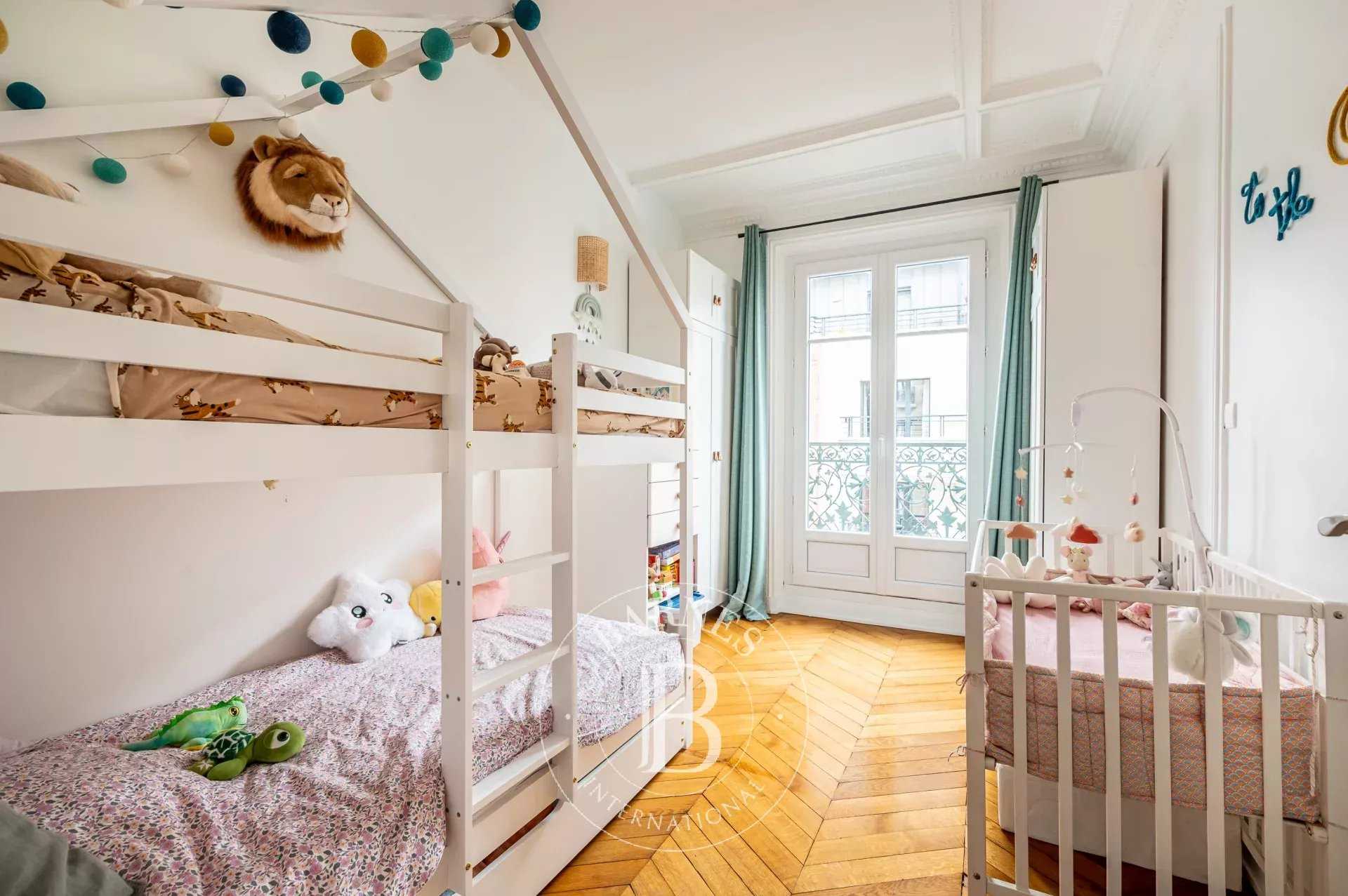 Asnières-sur-Seine  - Appartement 4 Pièces 2 Chambres