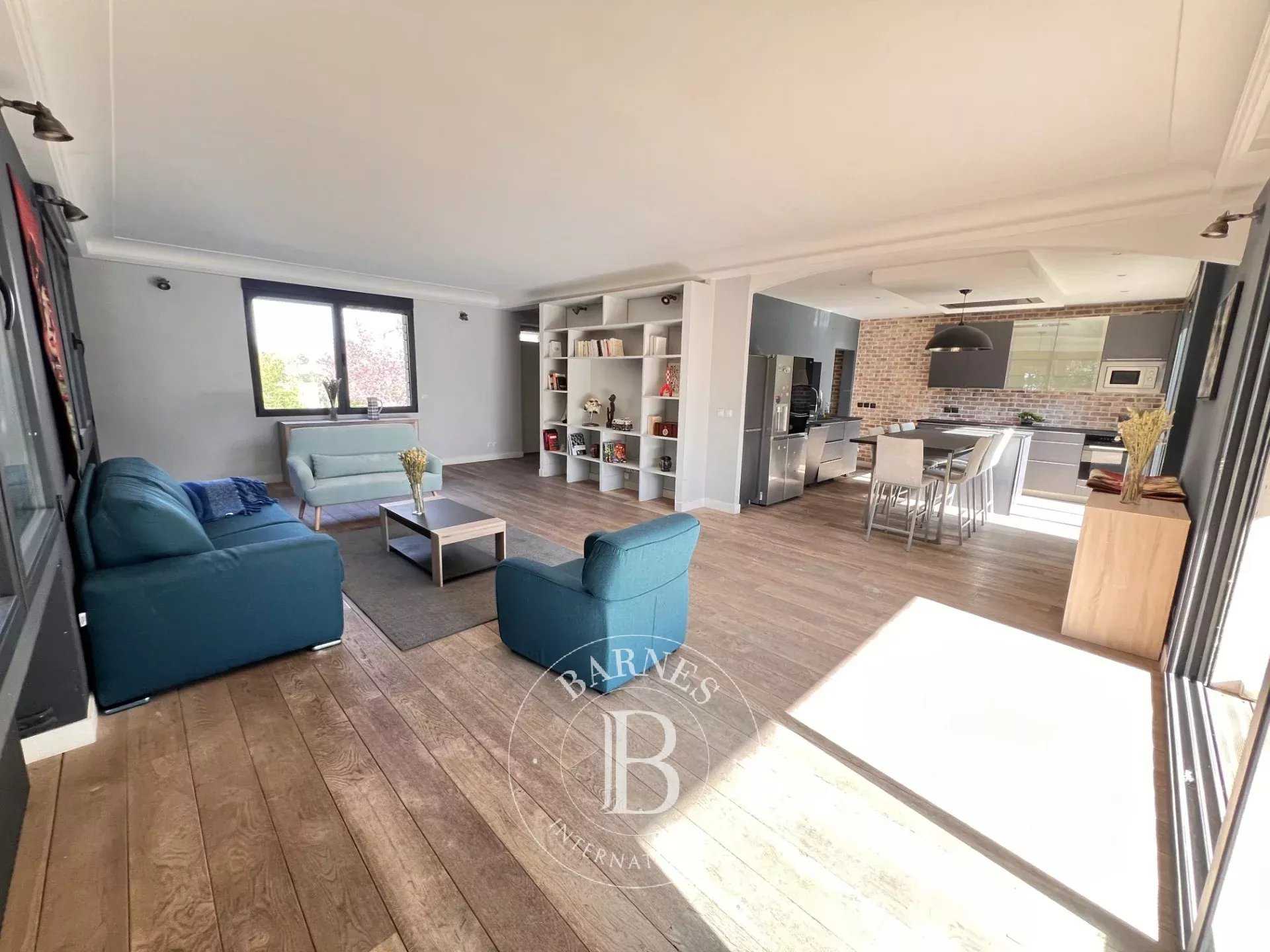 Rueil-Malmaison  - Maison 9 Pi&egrave;ces 7 Chambres