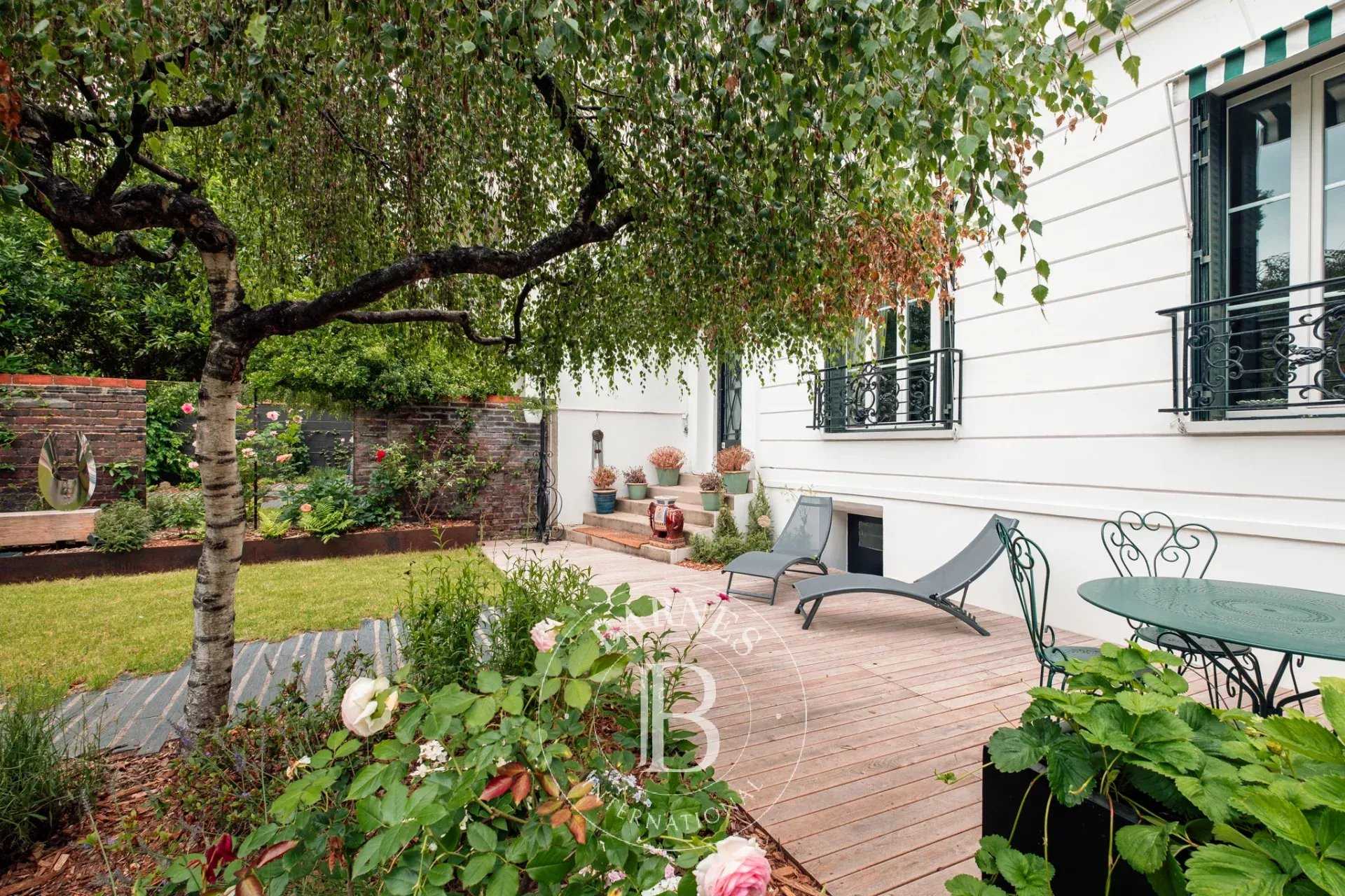 Maison Courbevoie  -  ref 85978861 (picture 1)