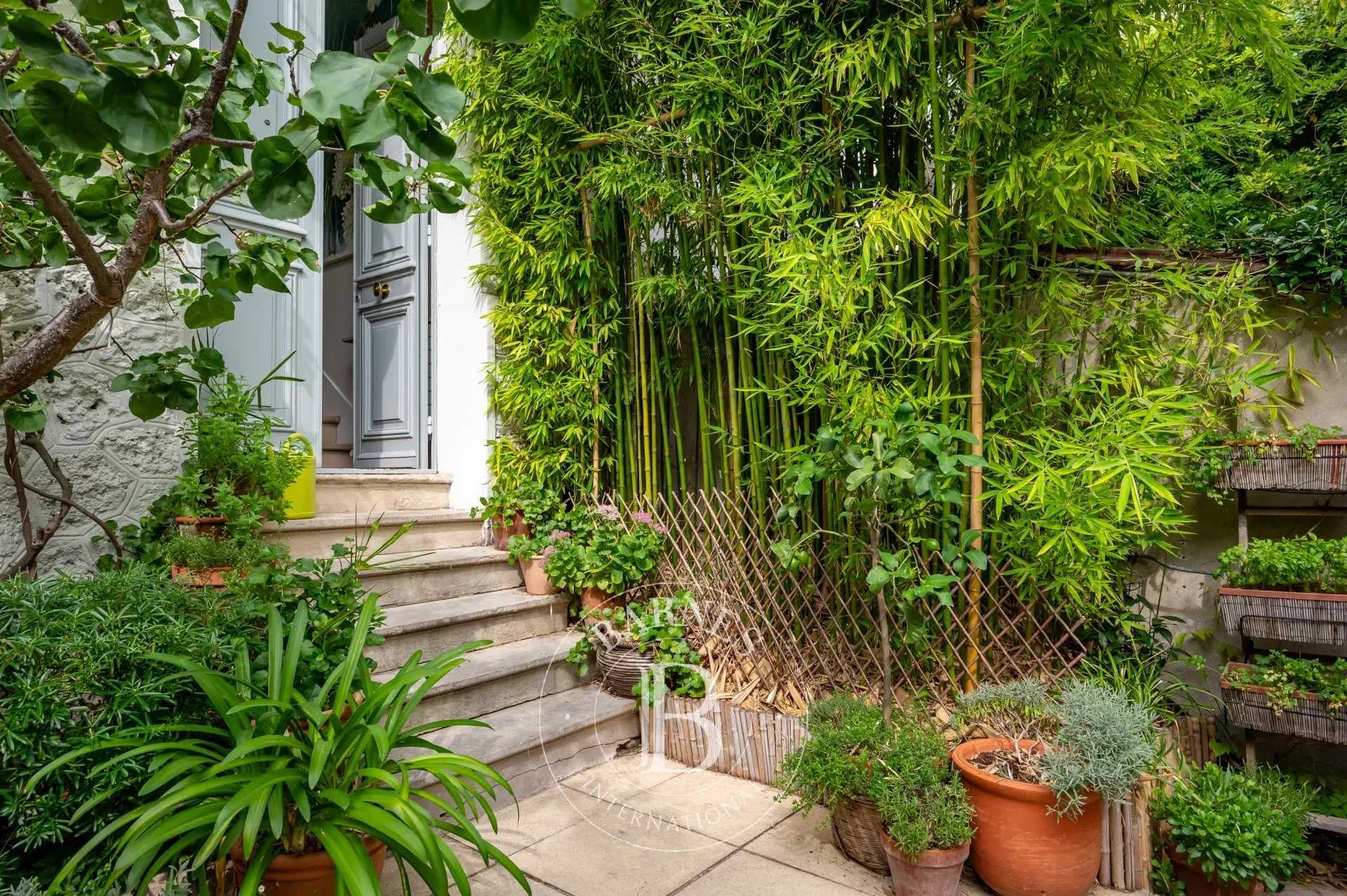 Maison Courbevoie  -  ref 83287838 (picture 1)