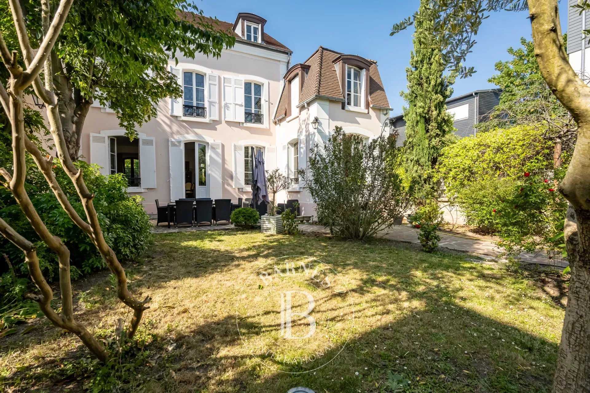 House Colombes  -  ref 84000005 (picture 1)