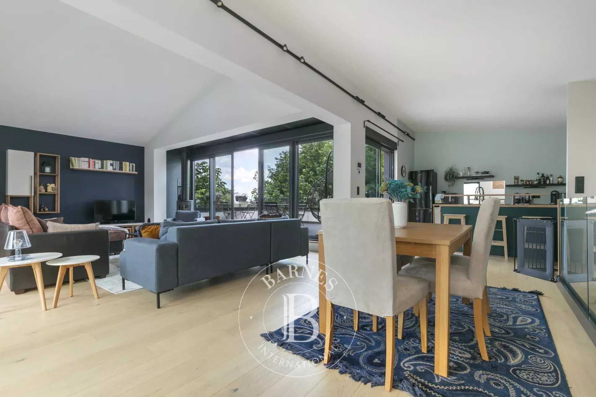 Maison Suresnes  -  ref 85931877 (picture 3)