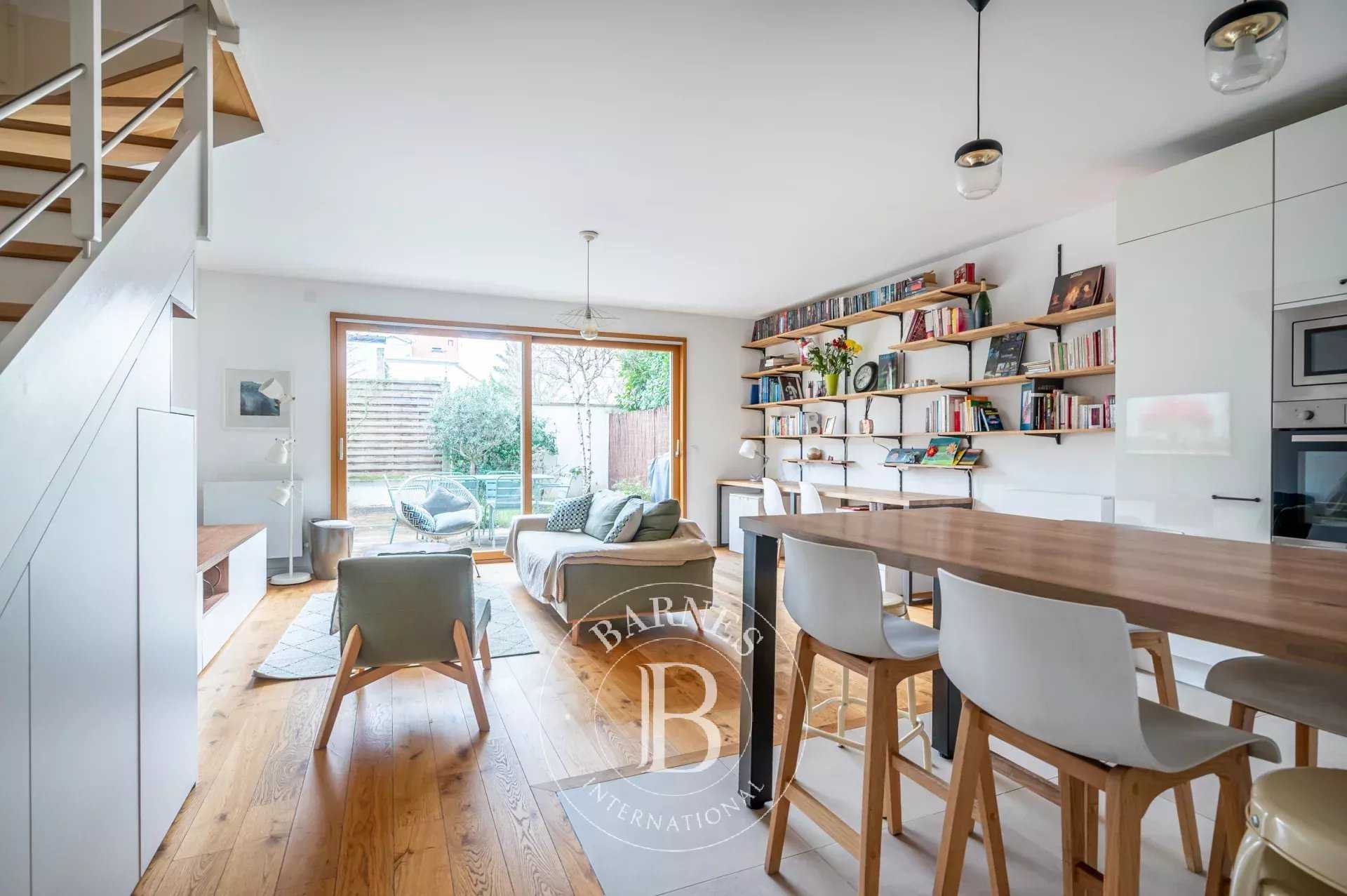 House Courbevoie  -  ref 86744589 (picture 1)