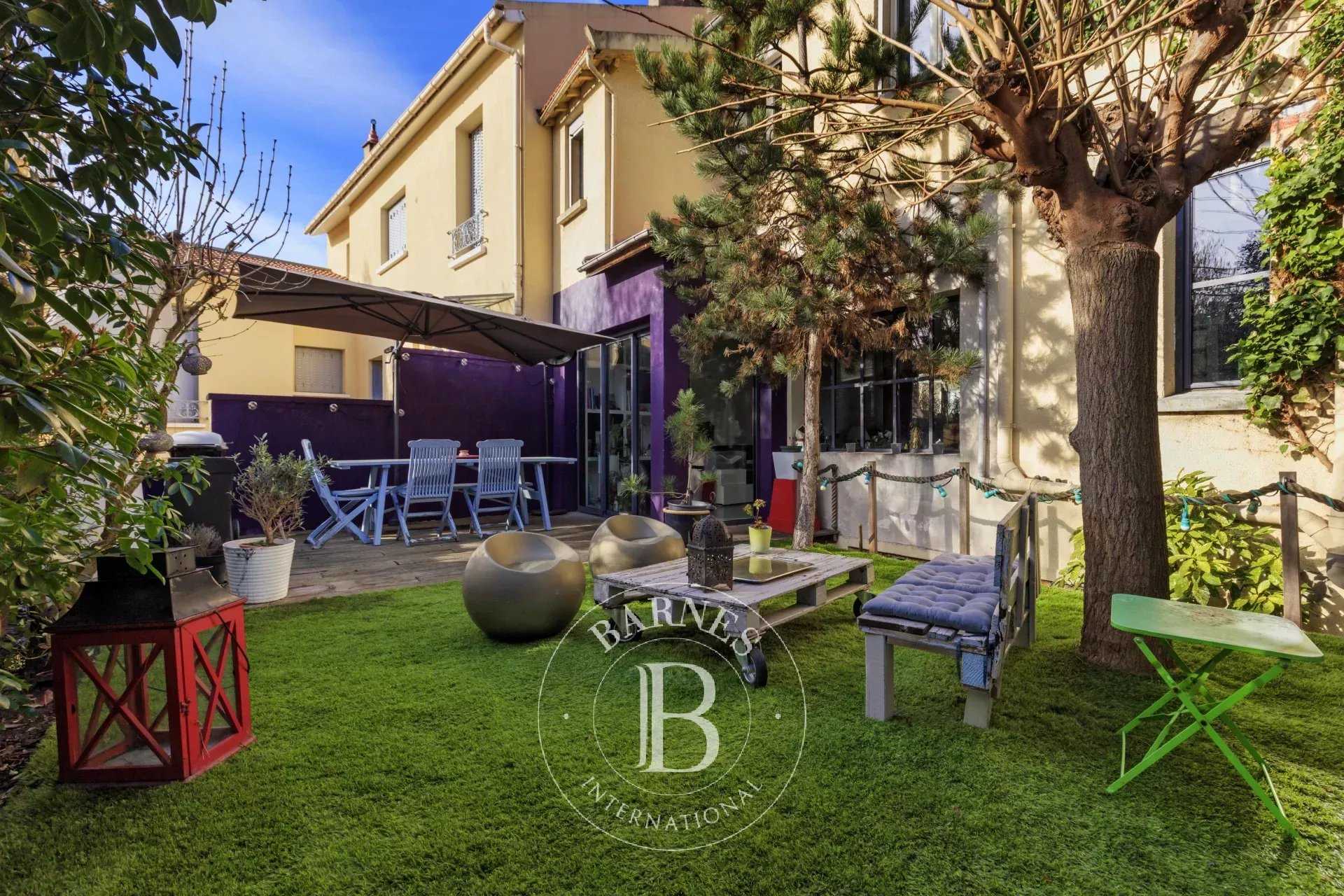 Maison Suresnes  -  ref 86669466 (picture 1)