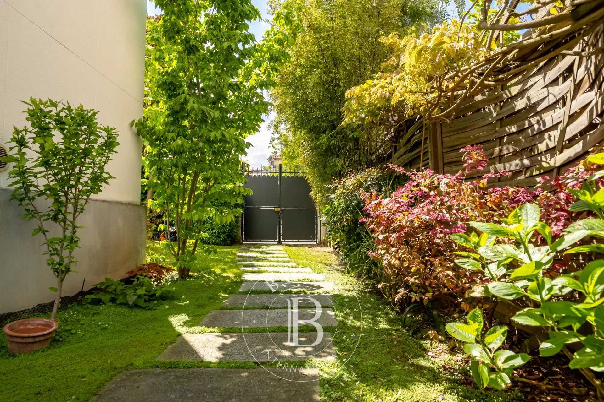 House Asnières-sur-Seine  -  ref 82564449 (picture 2)