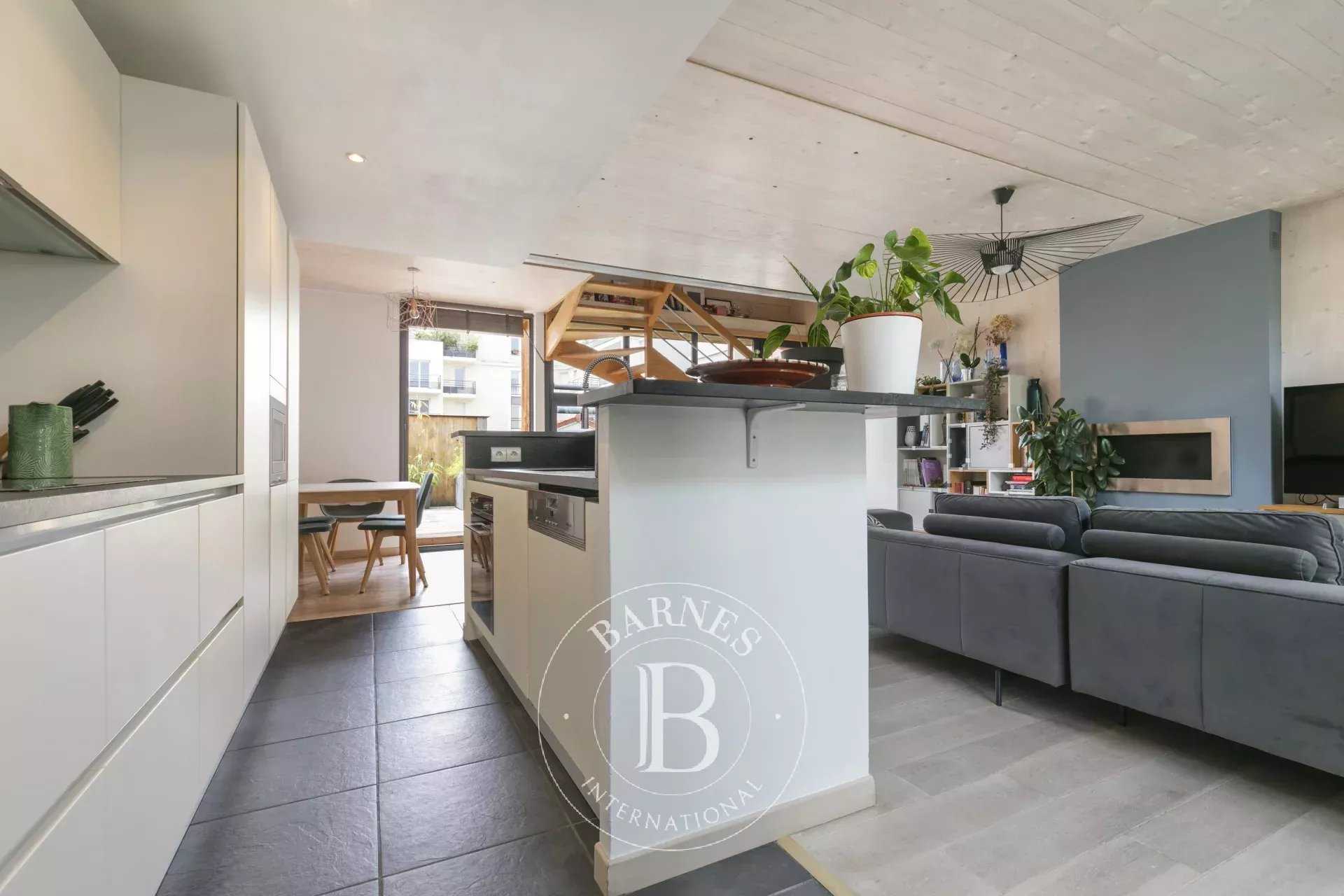 Maison Suresnes  -  ref 85982551 (picture 2)