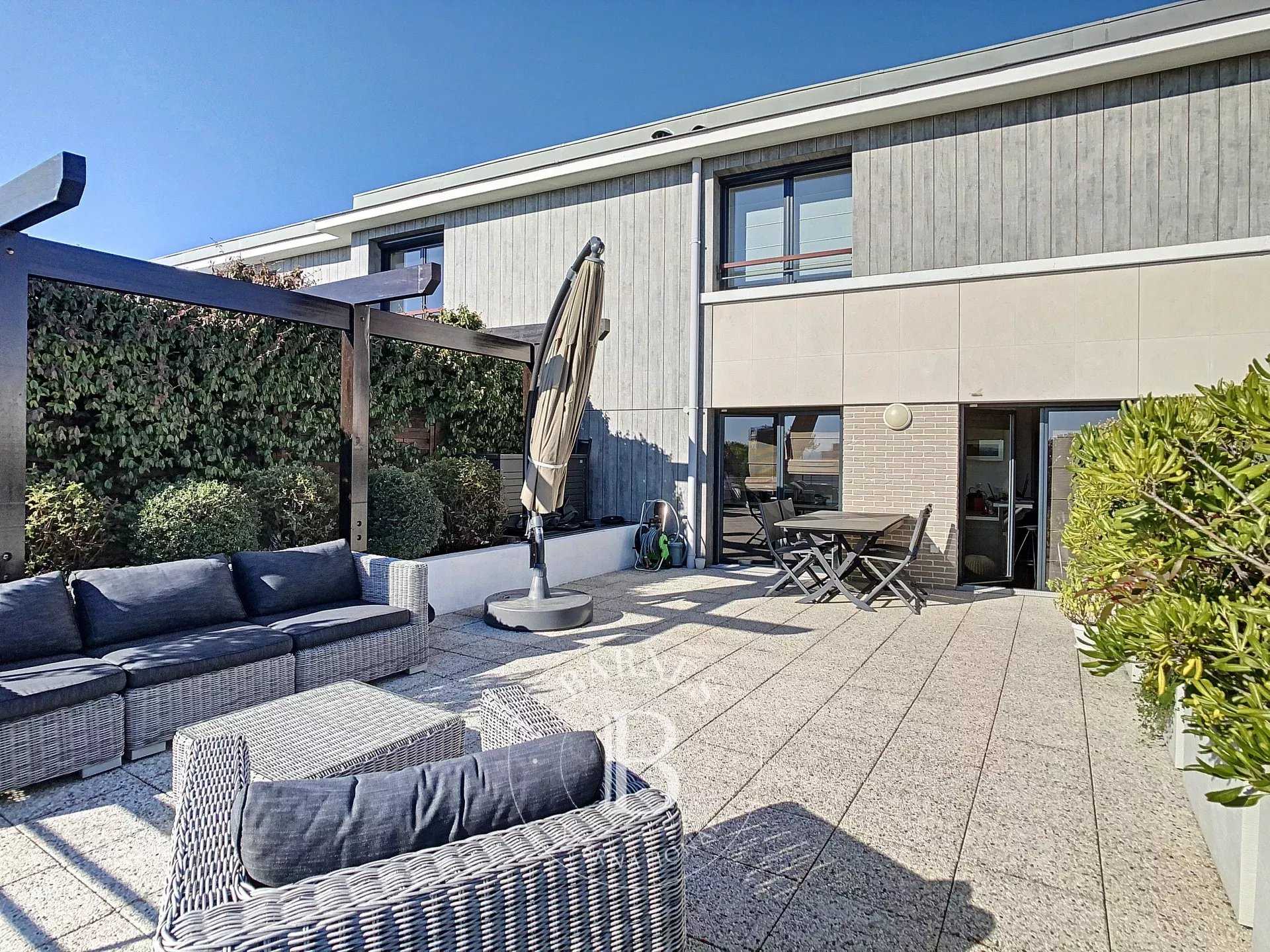 Apartment Suresnes  -  ref 85289752 (picture 2)