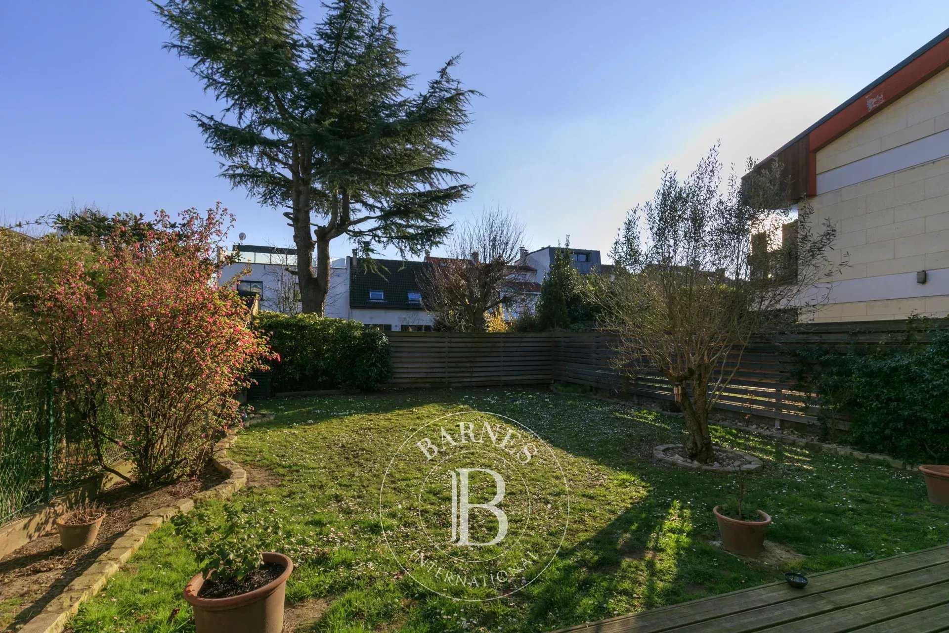 Maison Suresnes  -  ref 85712698 (picture 1)