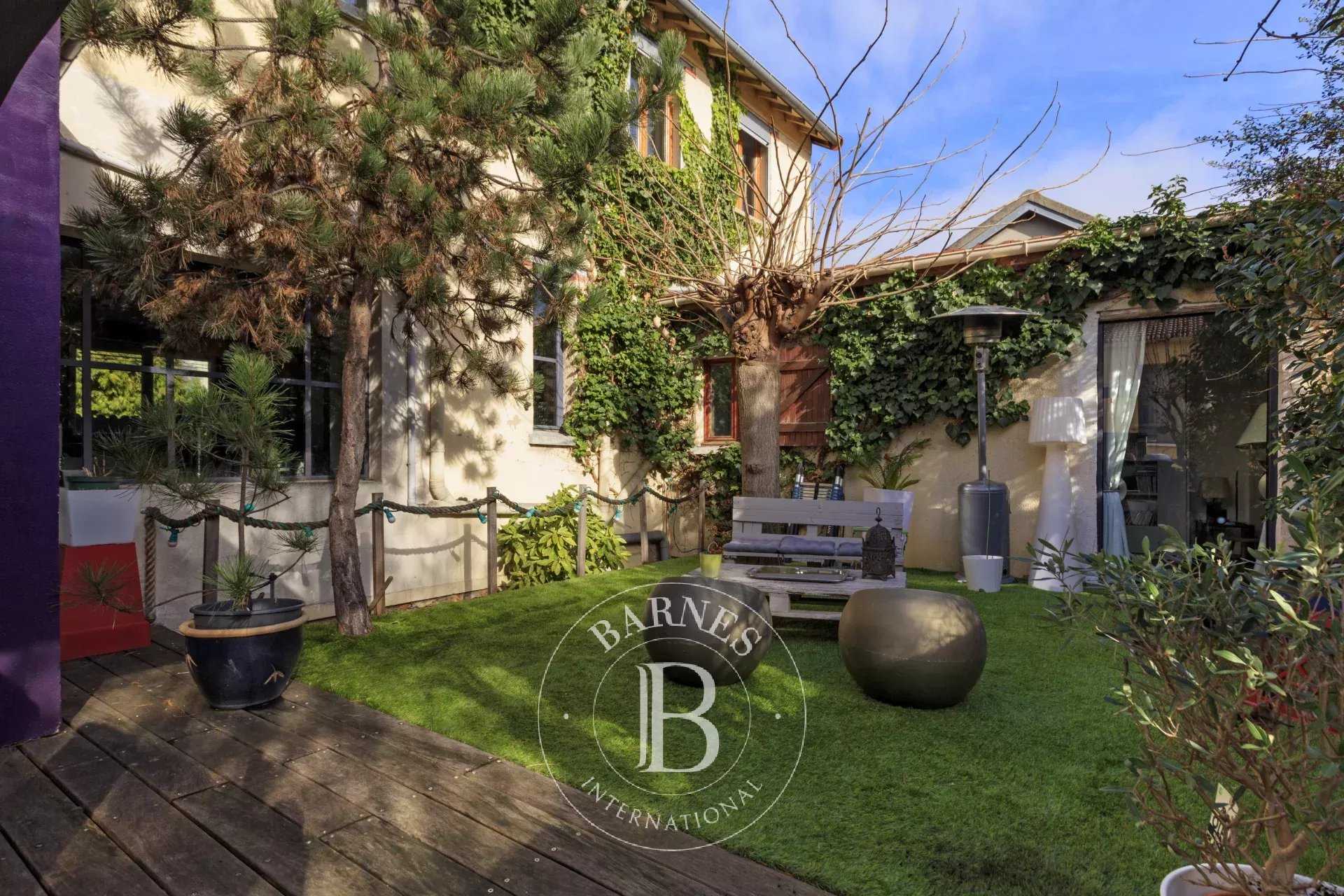 Maison Suresnes  -  ref 86669466 (picture 2)