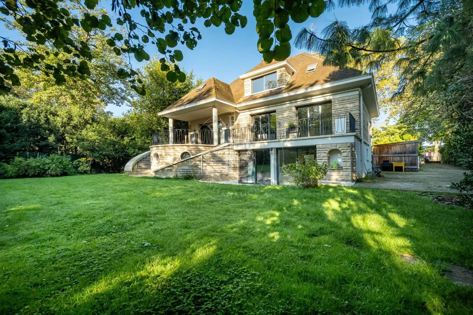 Maison Rueil-Malmaison  -  ref 85297467 (picture 1)