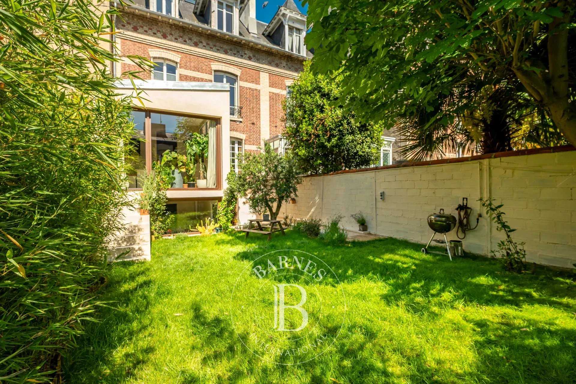 House Asnières-sur-Seine  -  ref 85929892 (picture 1)