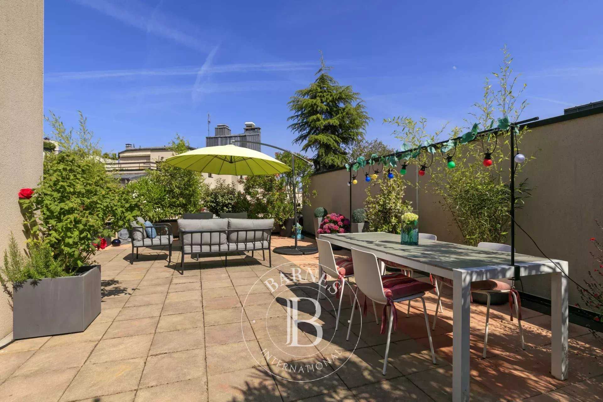 Appartement Suresnes  -  ref 85993746 (picture 2)
