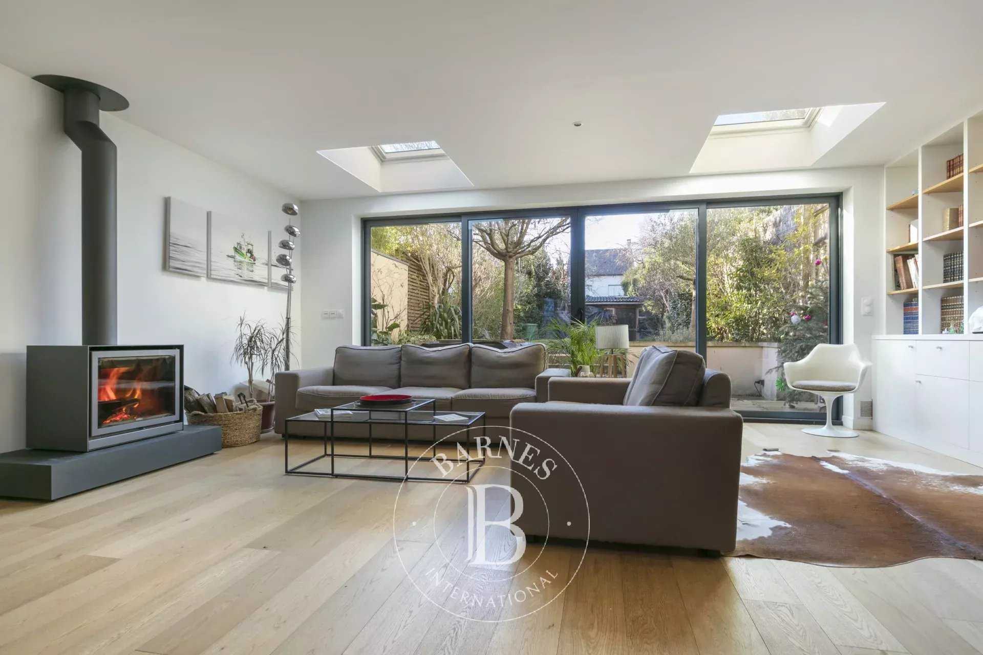 Maison Suresnes  -  ref 86612690 (picture 2)