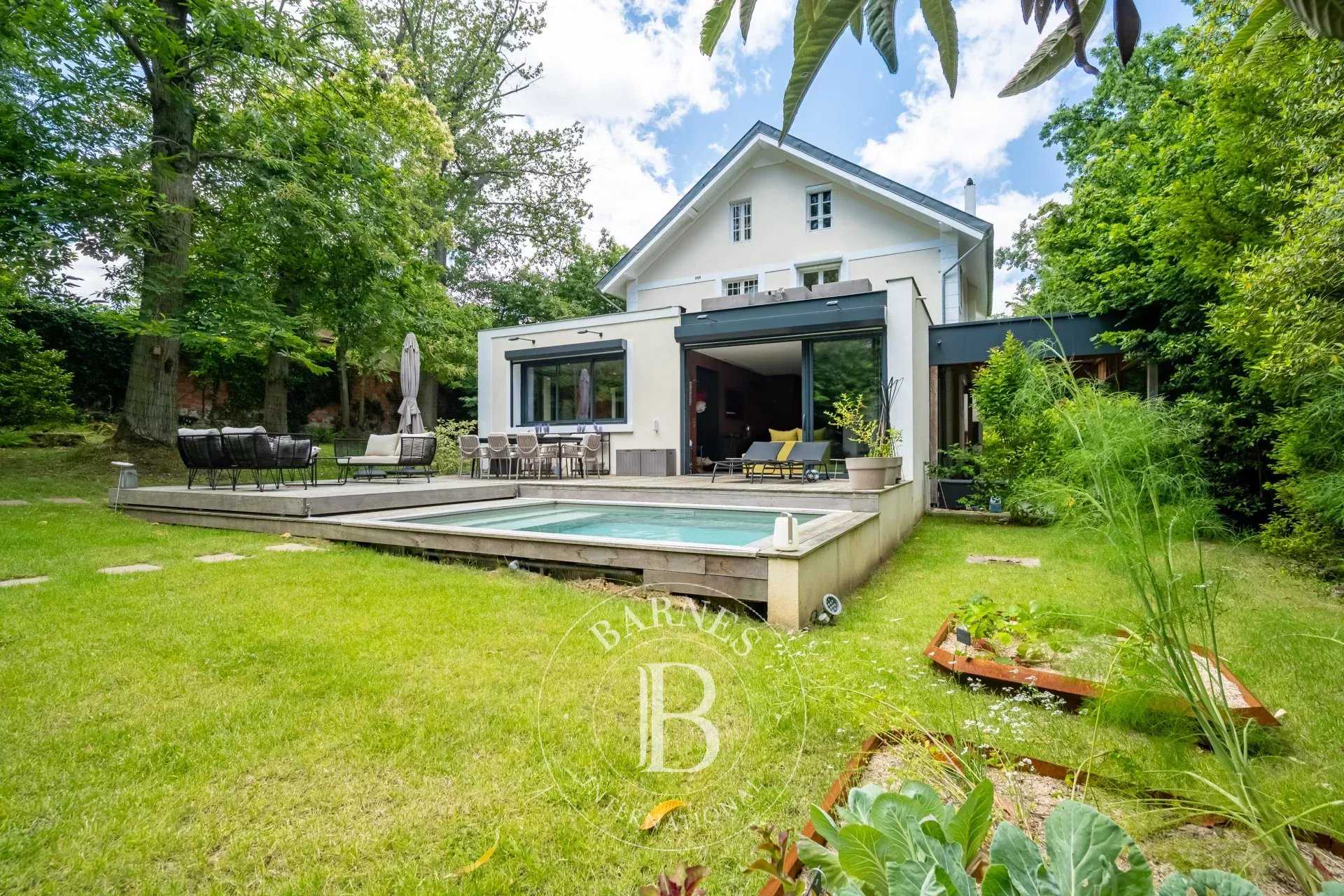 Maison Rueil-Malmaison  -  ref 85062442 (picture 1)