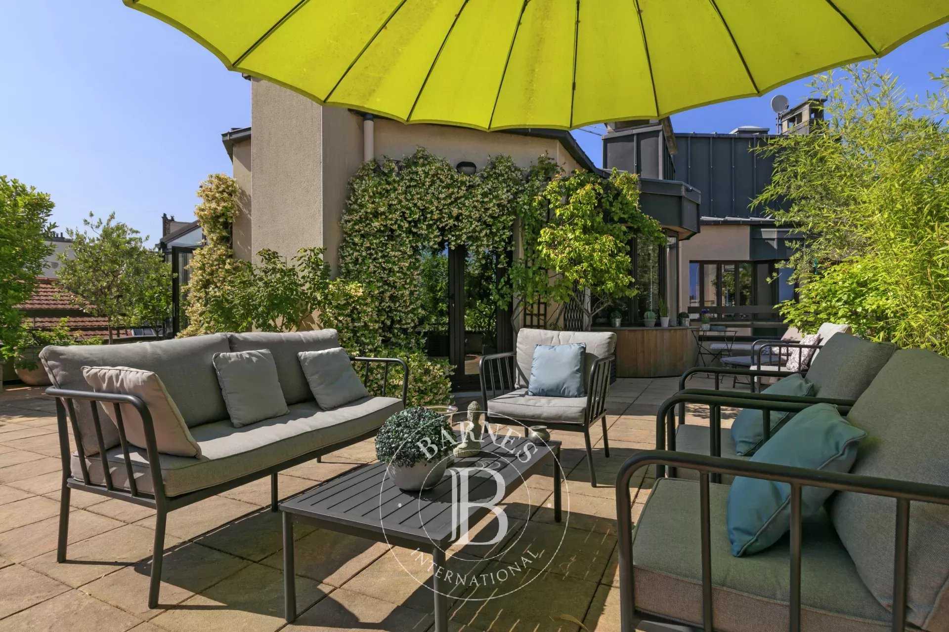 Appartement Suresnes  -  ref 85993746 (picture 1)