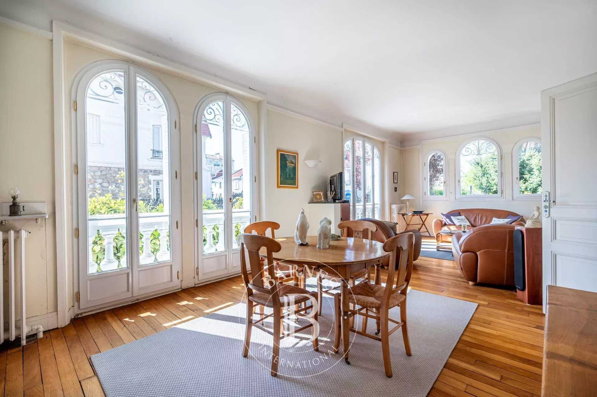Maison Courbevoie  -  ref 85832211 (picture 2)