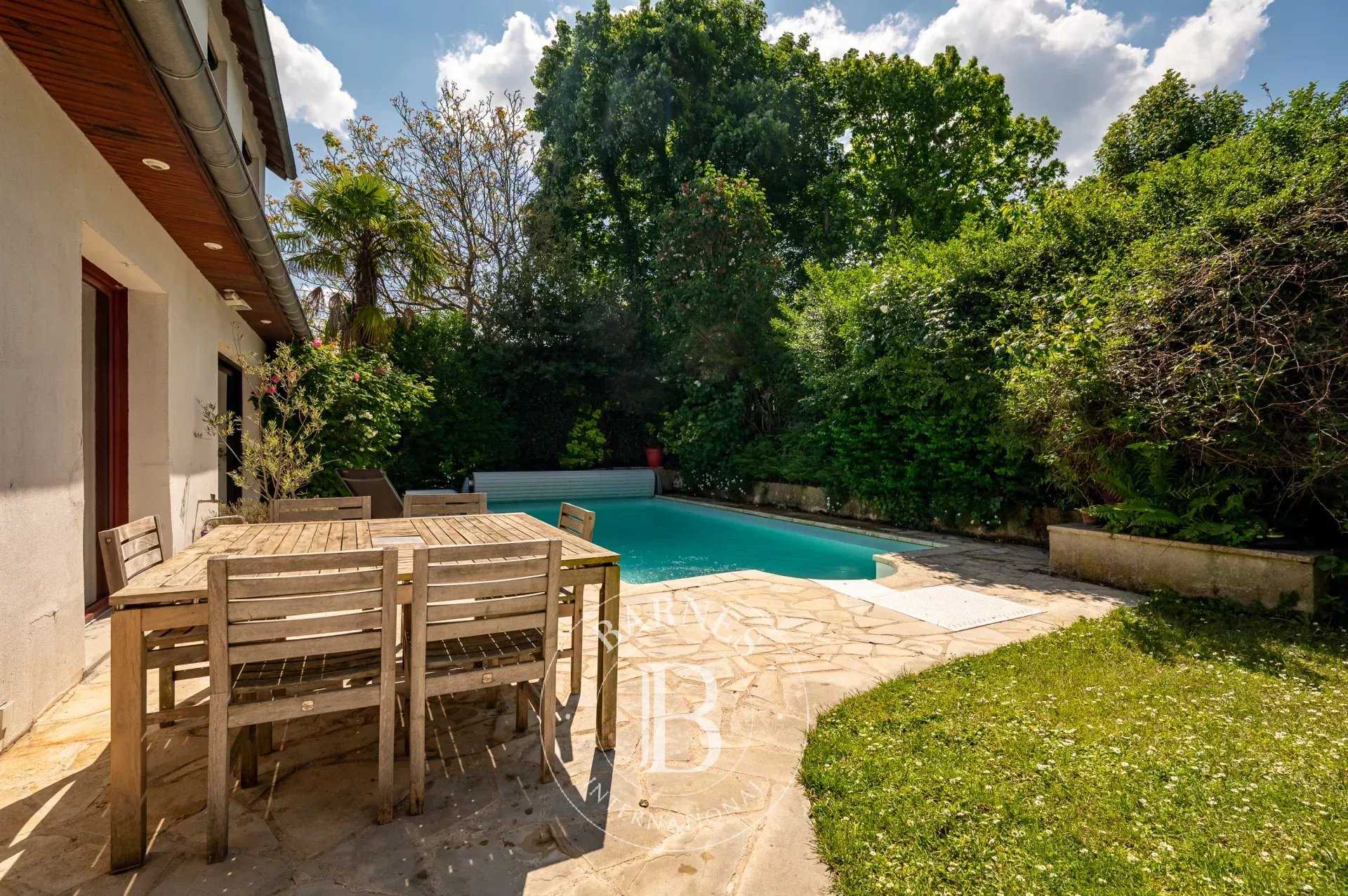 Maison Rueil-Malmaison  -  ref 85858659 (picture 2)