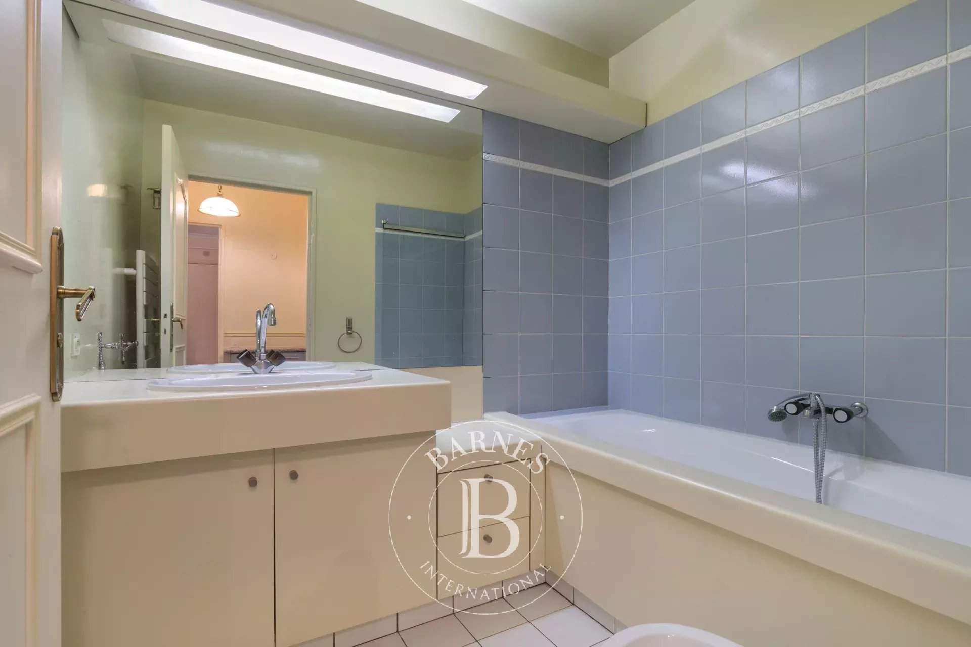 Courbevoie  - Apartment 2 Bedrooms - picture 9