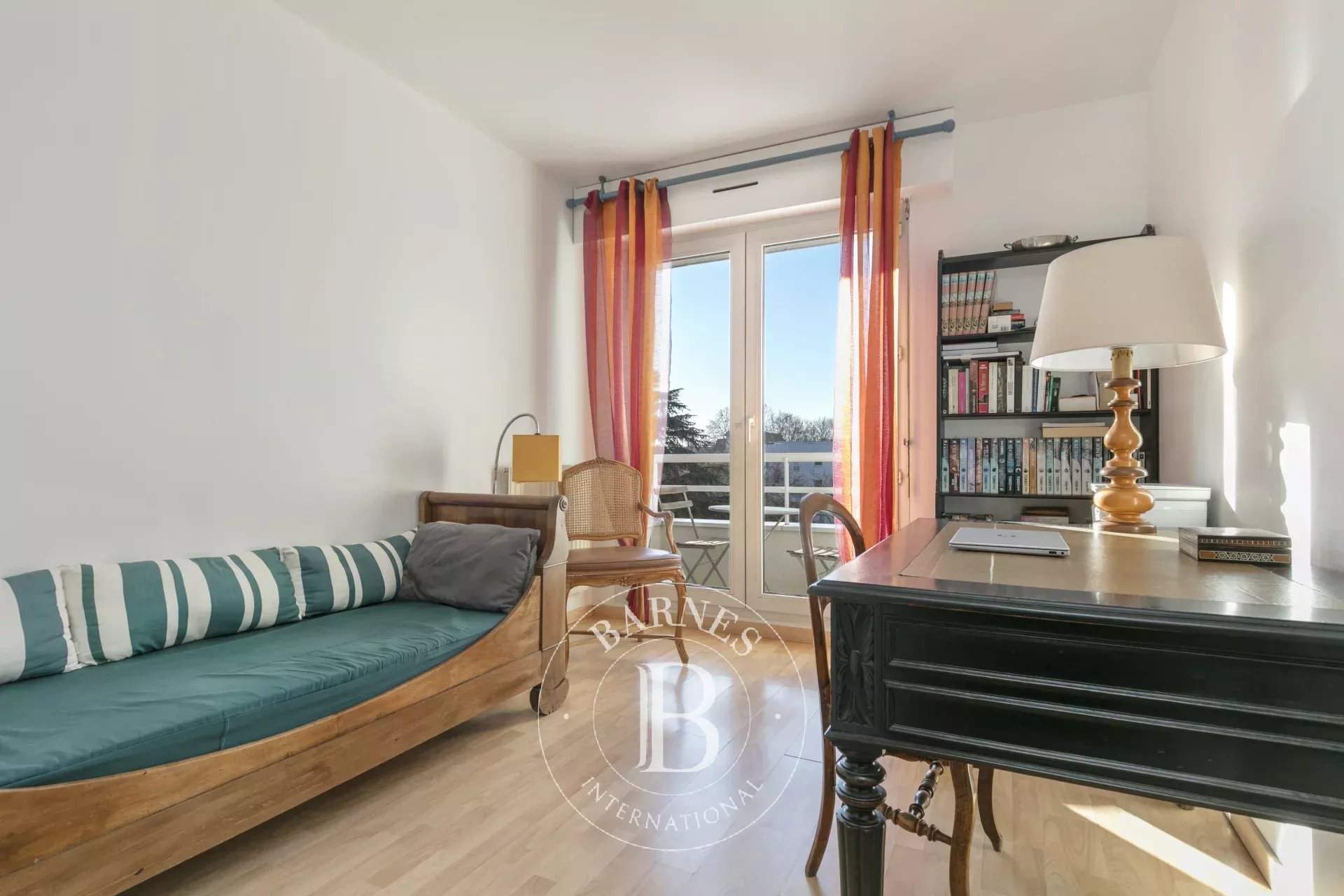 Suresnes  - Duplex 5 Pi&egrave;ces 3 Chambres - picture 11