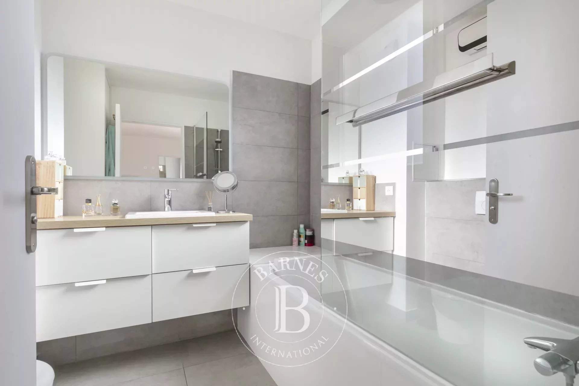 Courbevoie  - Apartment 4 Bedrooms - picture 8