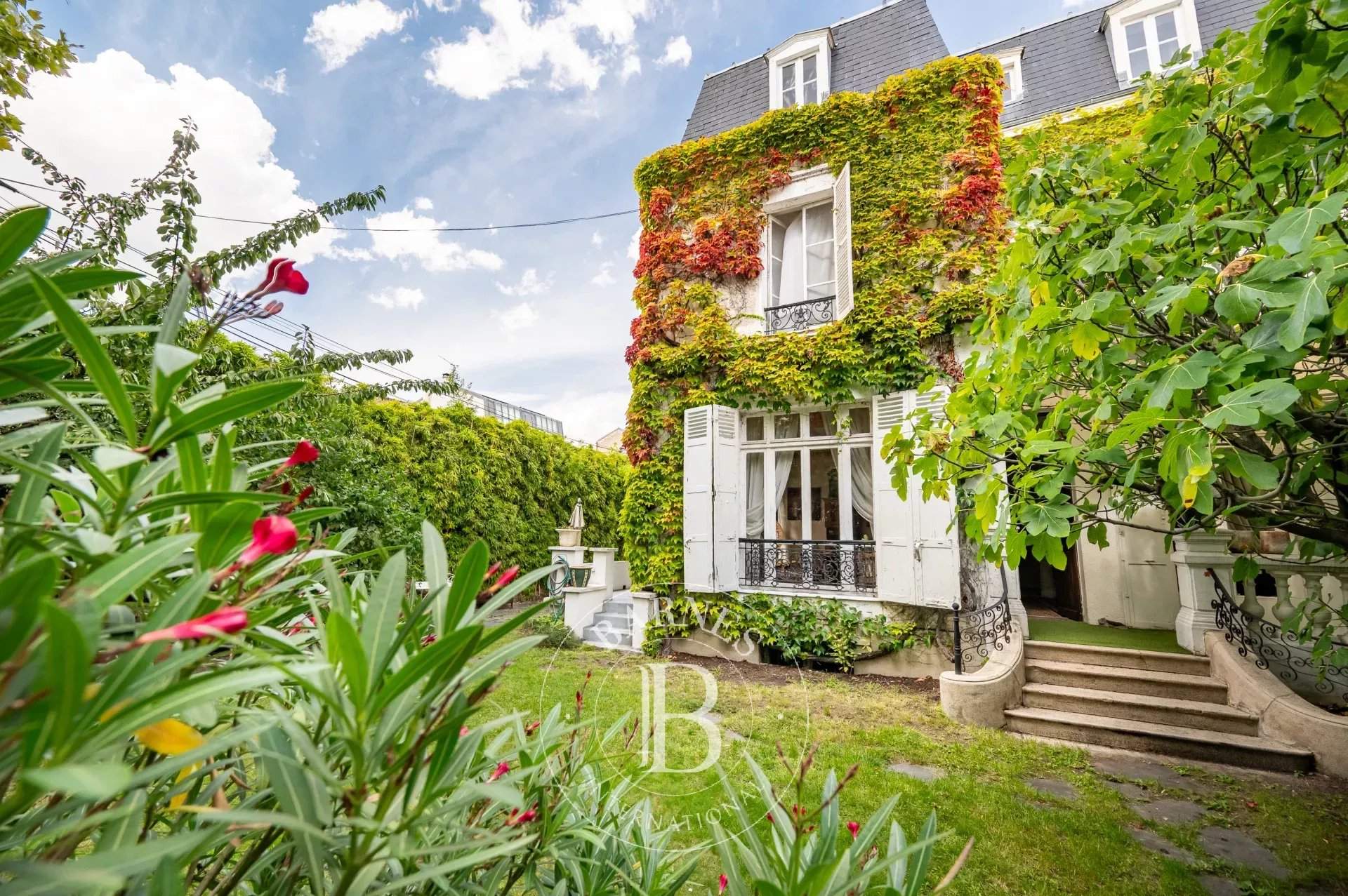 Asnières-sur-Seine  - Maison 8 Pièces 6 Chambres - picture 1