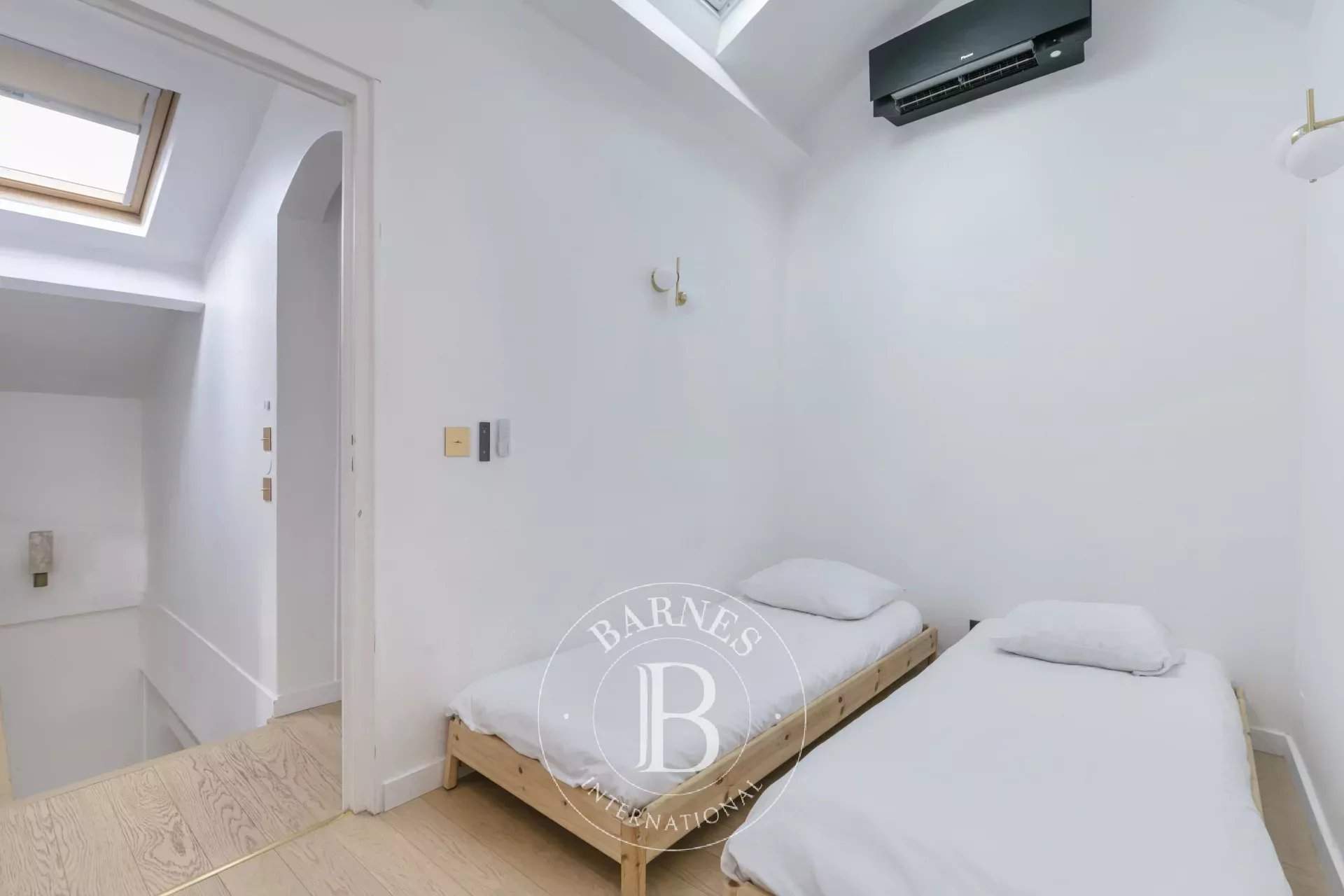 Courbevoie  - House 3 Bedrooms - picture 9