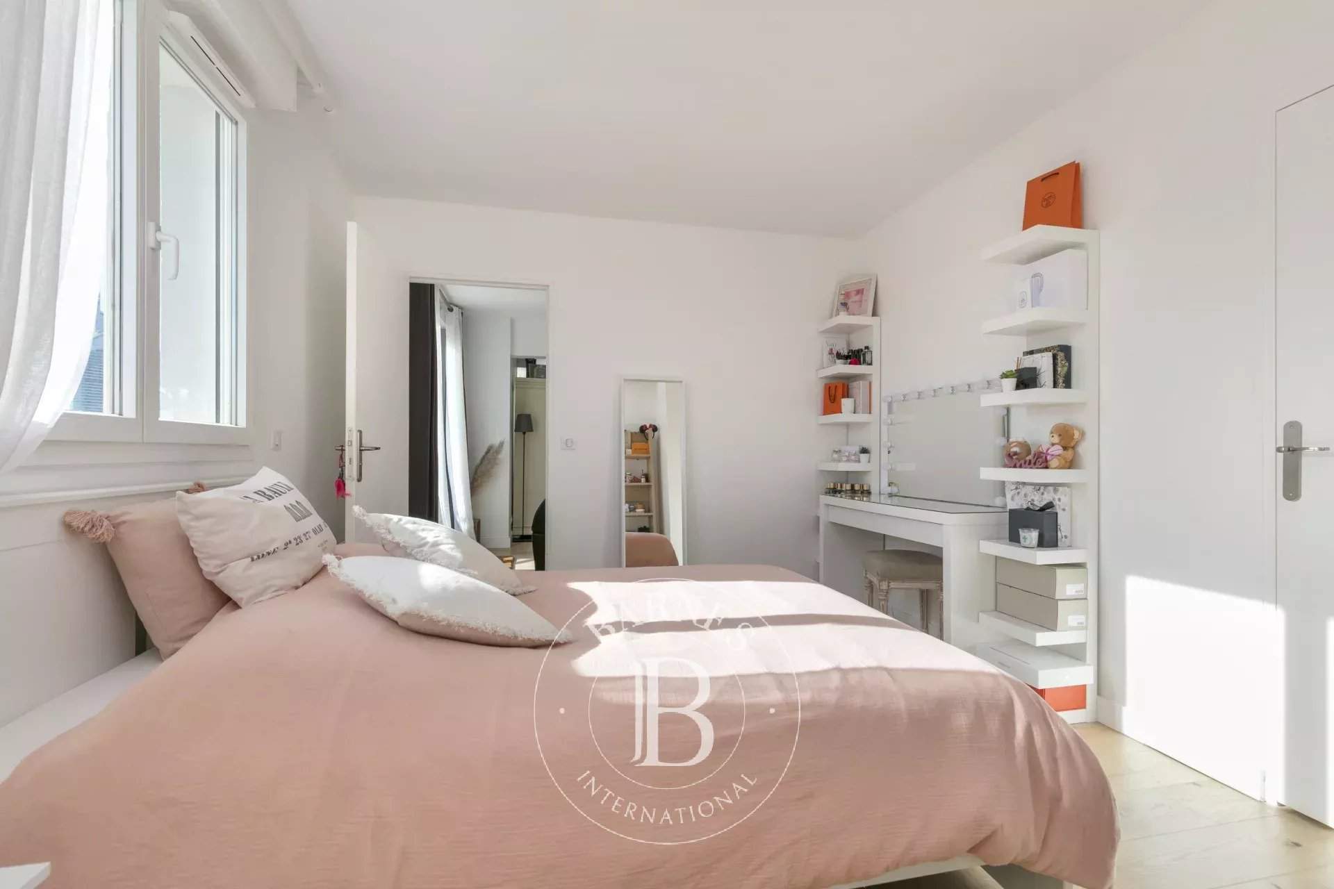 Courbevoie  - Apartment 4 Bedrooms - picture 7