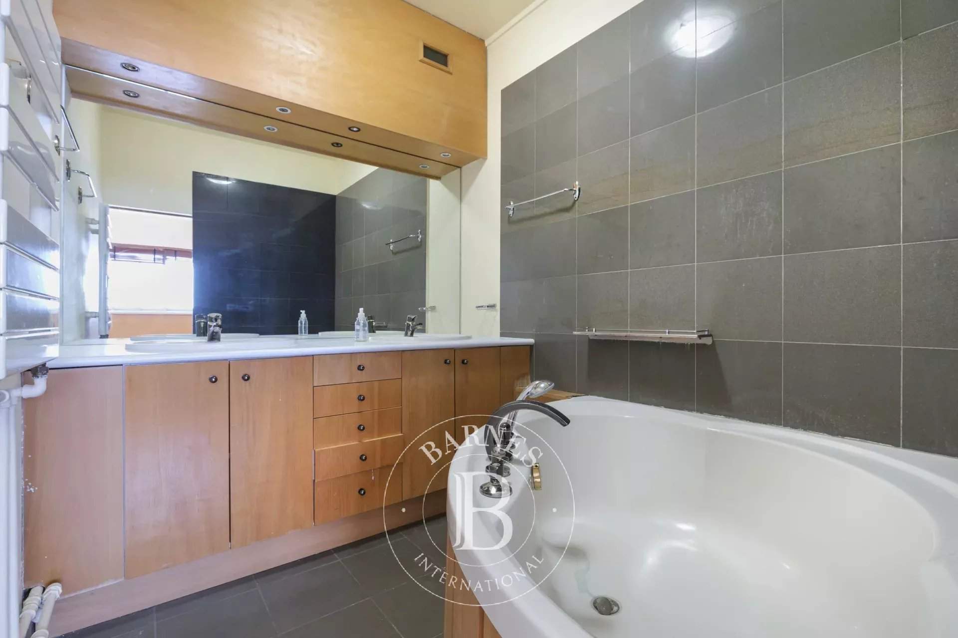 Courbevoie  - Duplex 4 Bedrooms - picture 10