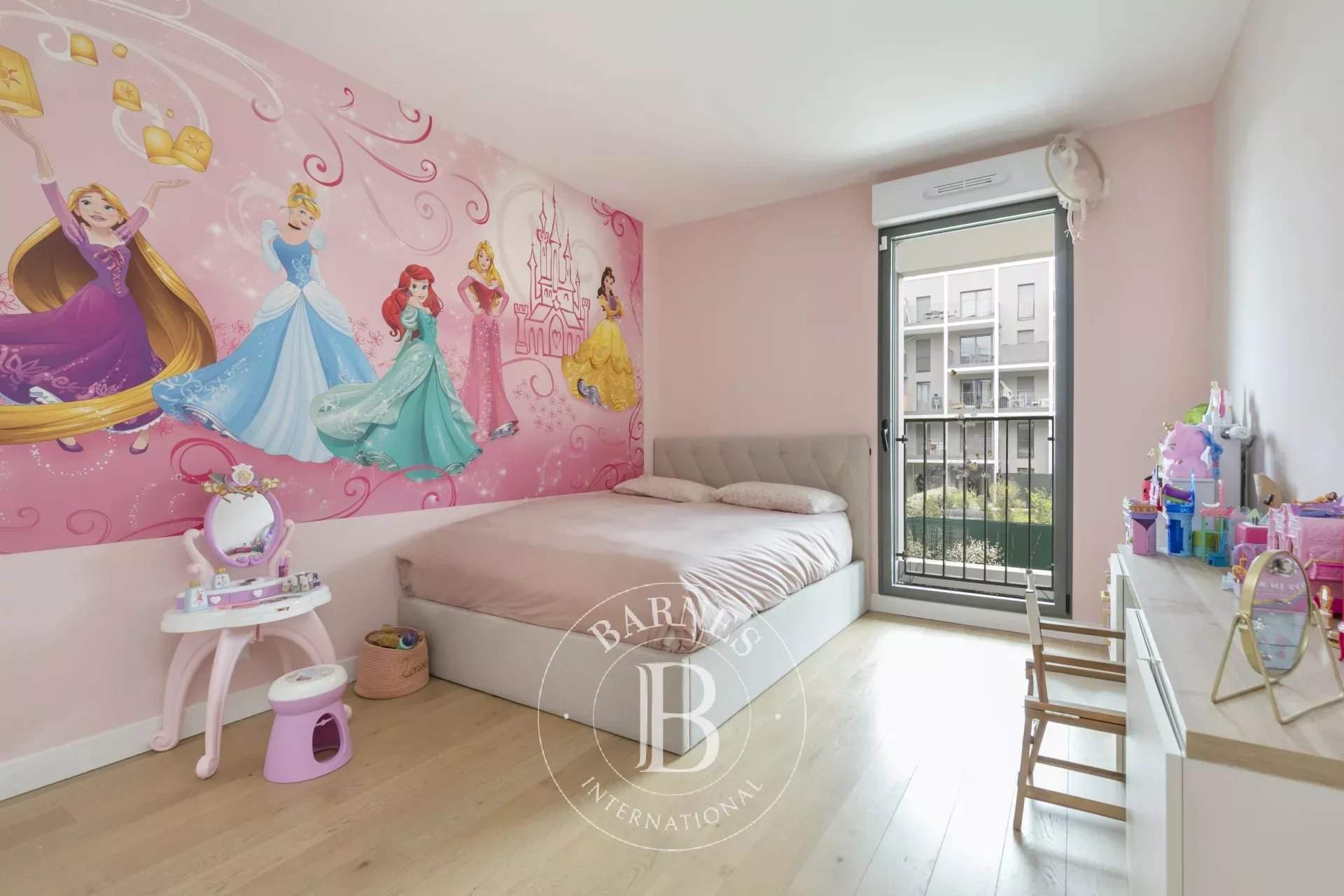 Rueil-Malmaison  - Apartment 3 Bedrooms - picture 8