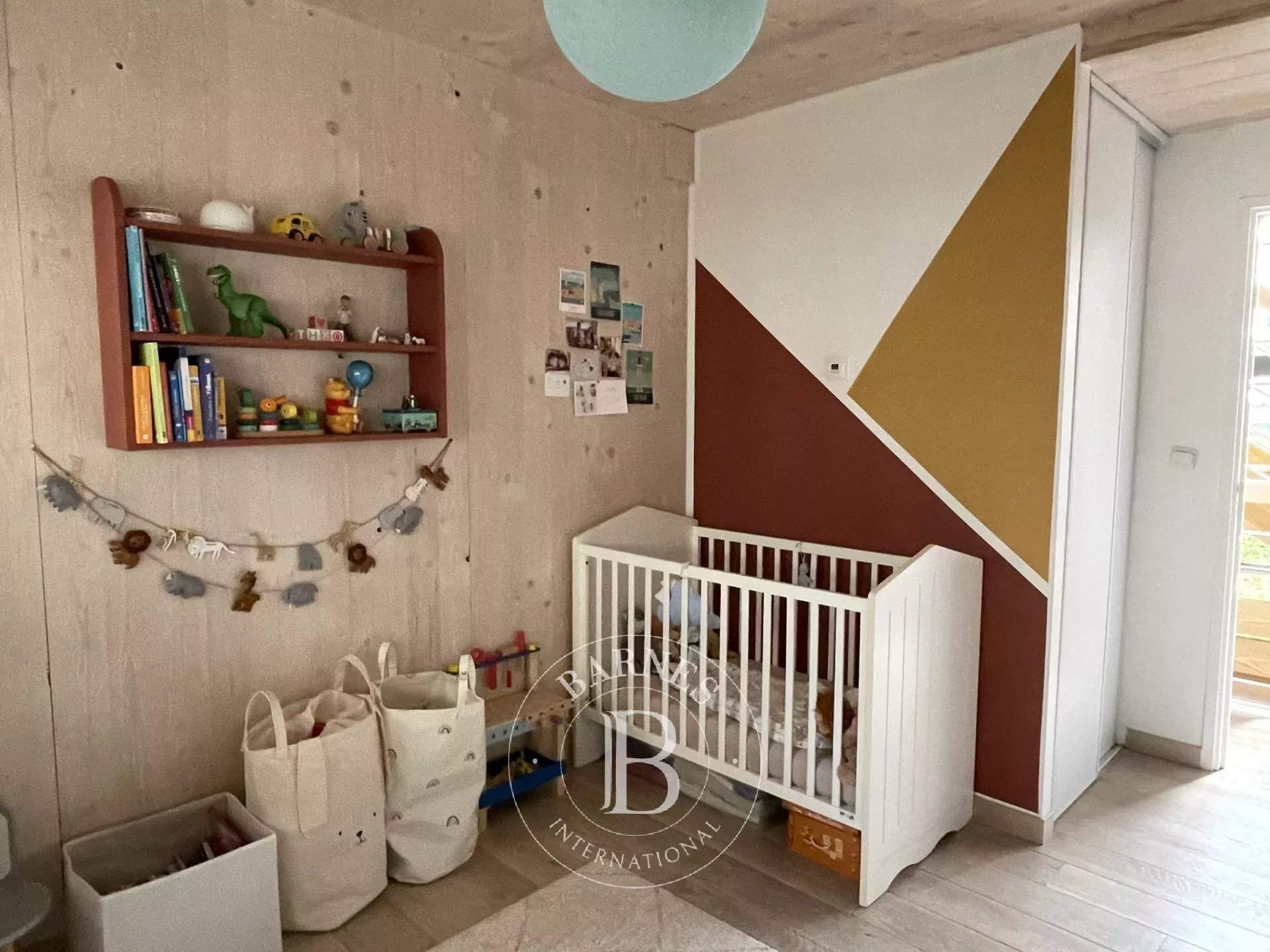 Suresnes  - Maison 6 Pièces 5 Chambres - picture 10