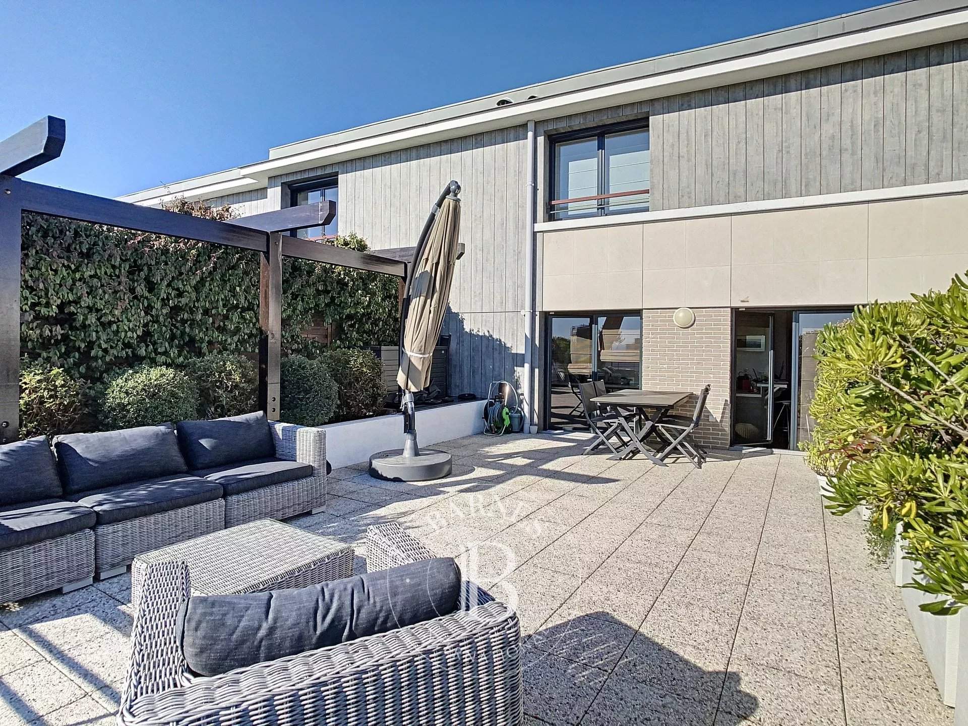 Suresnes  - Piso 4 Cuartos 4 Habitaciones - picture 2